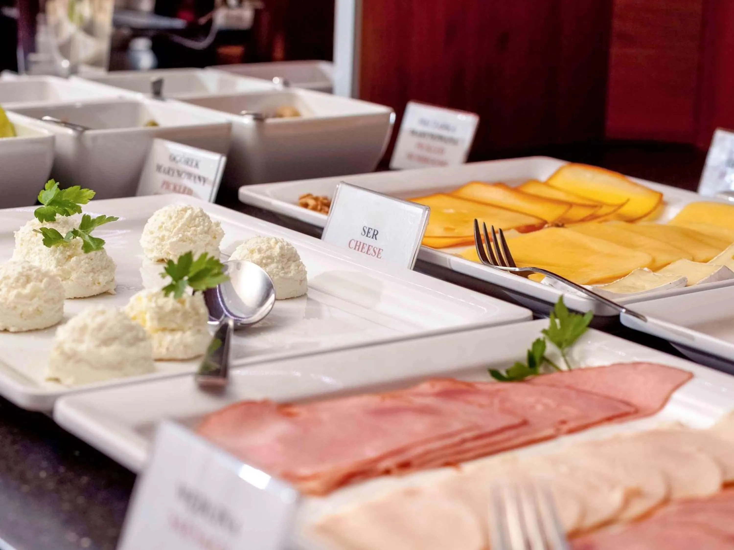 Restaurant/places to eat in Vestil Hotel