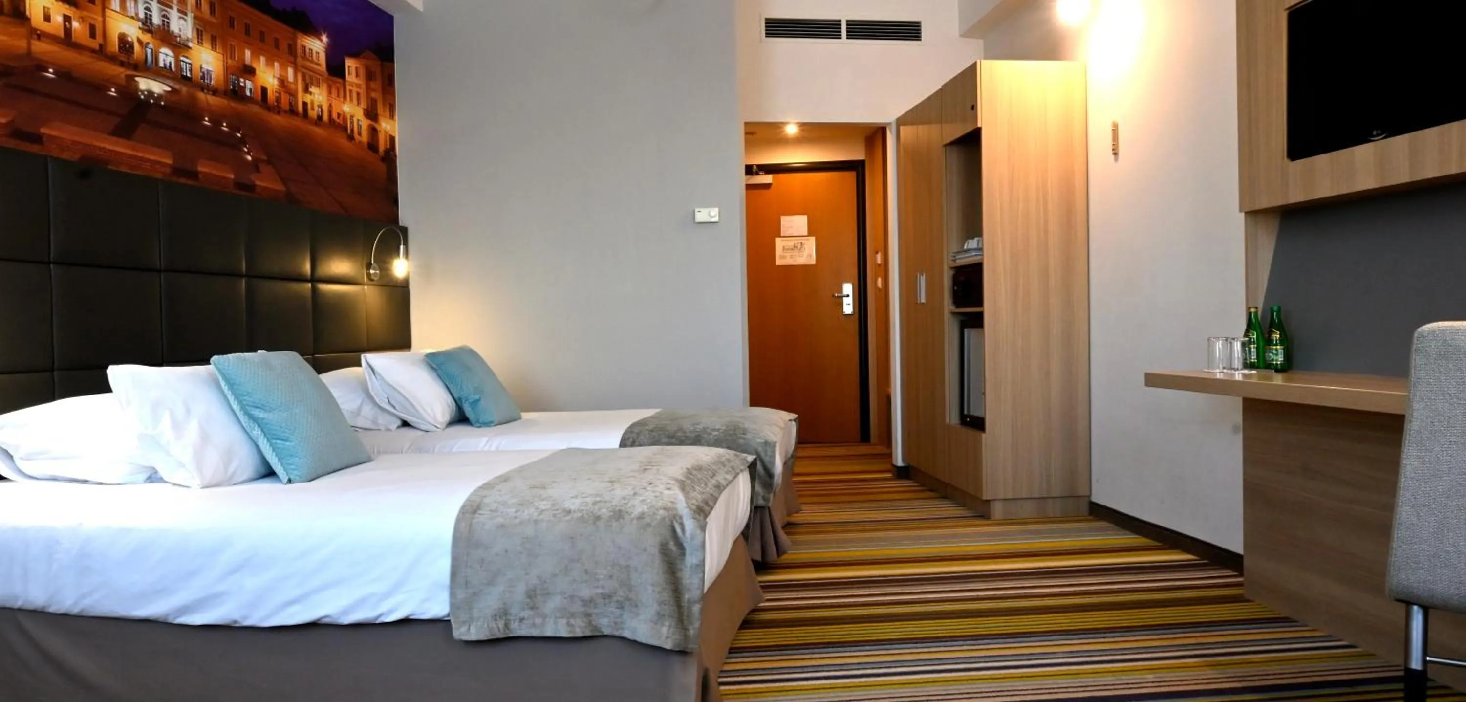 Photo of the whole room, Bed in Vestil Hotel