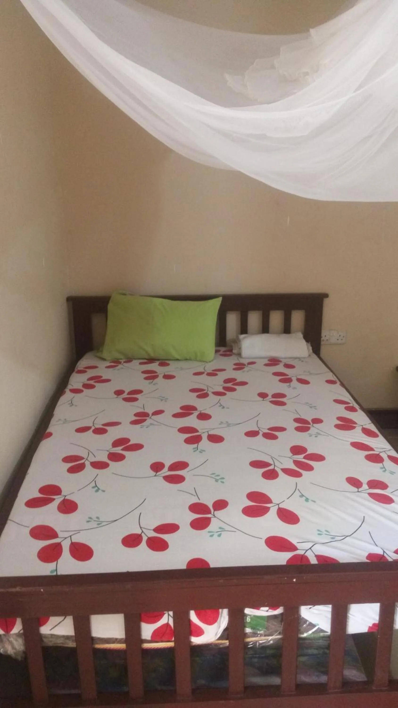 Bedroom, Bed in JJ & JE Family House