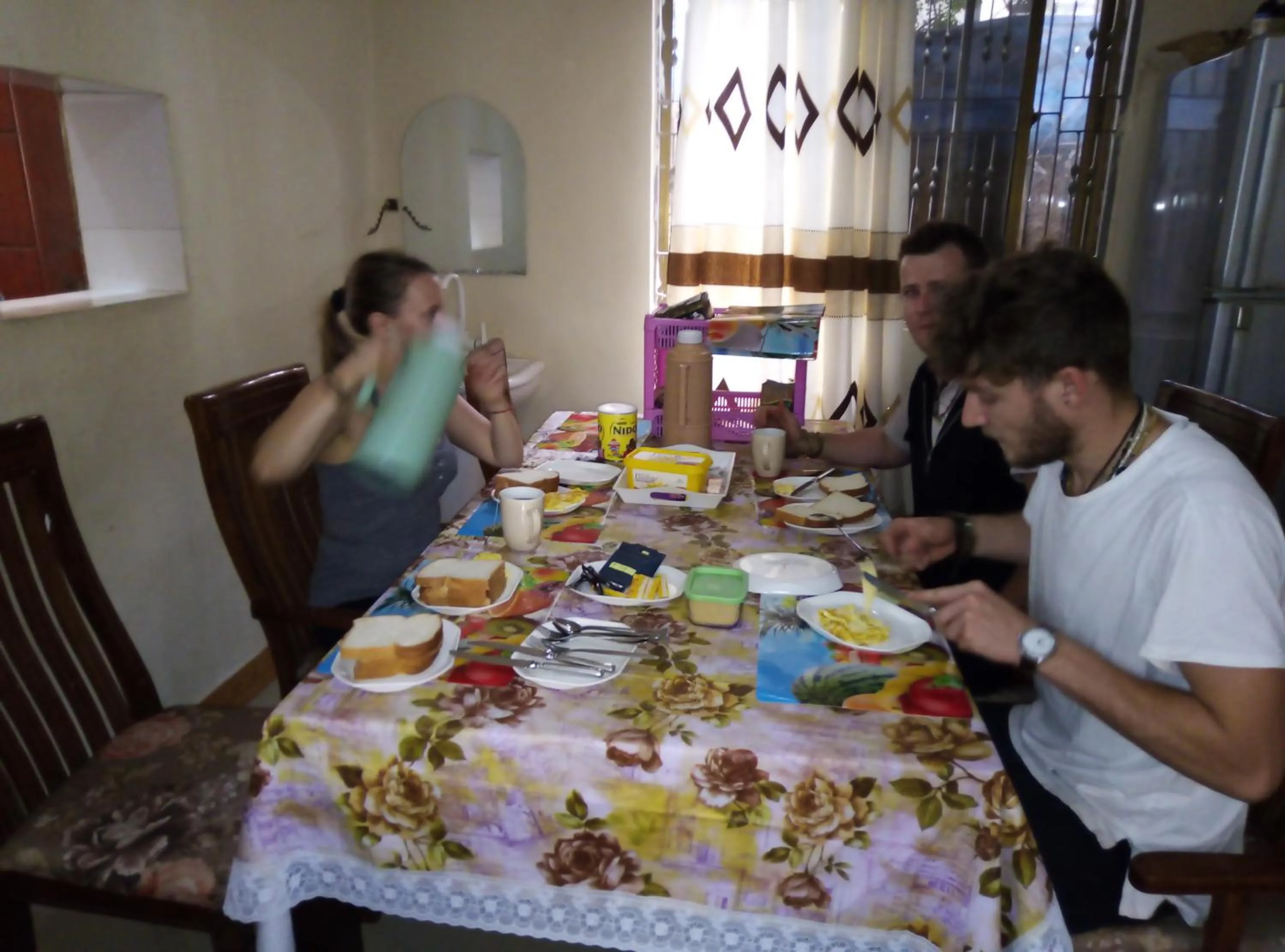 Restaurant/places to eat in JJ & JE Family House