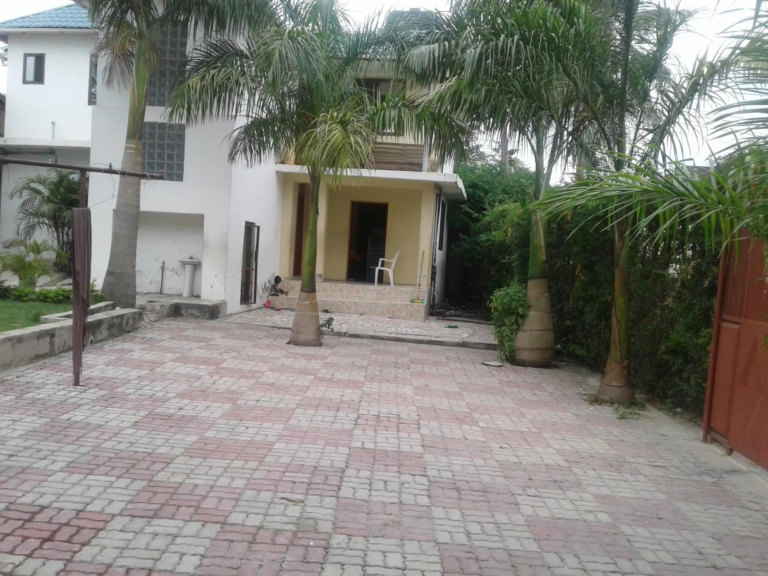 JJ & JE Family House