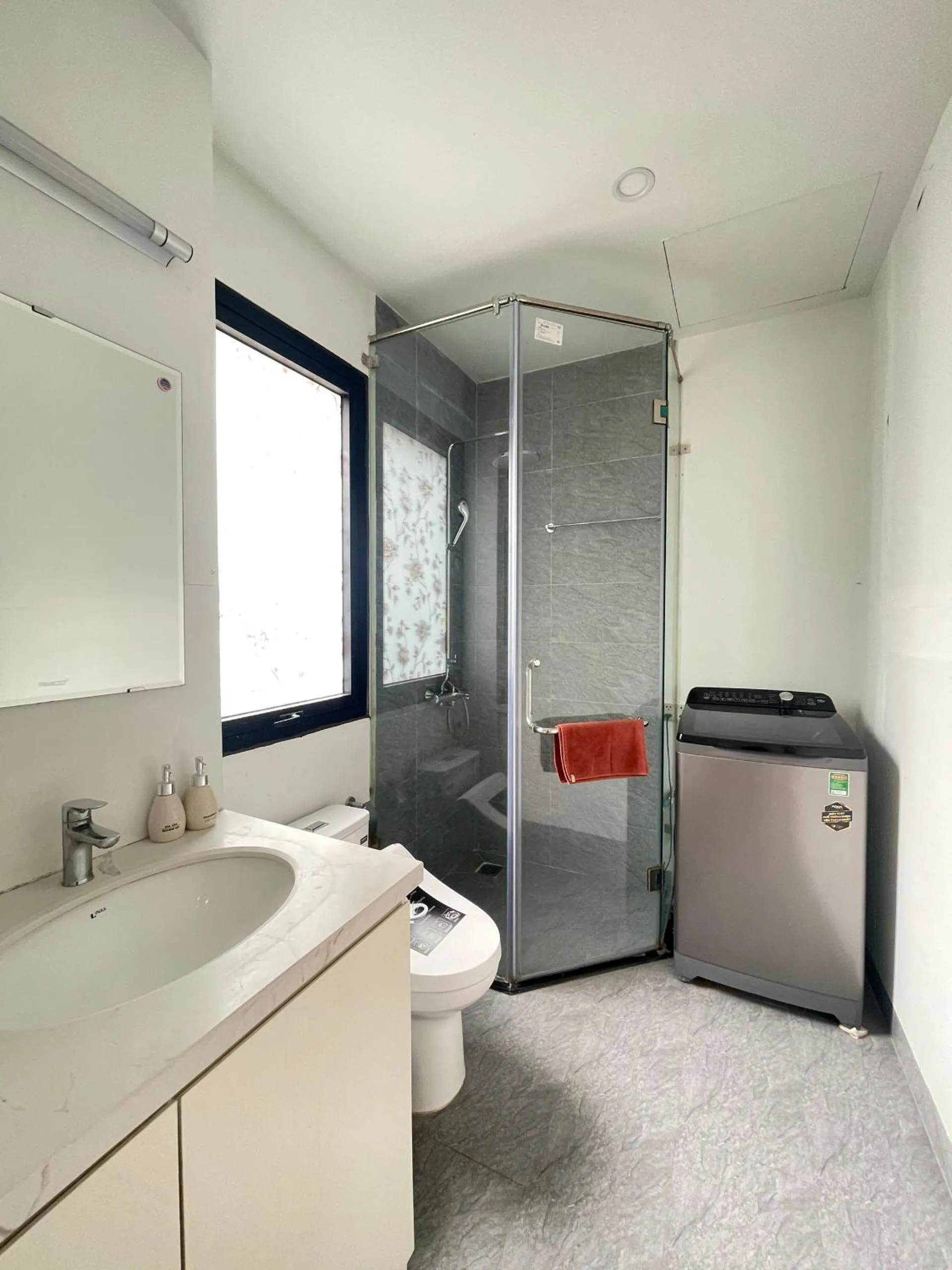 Shower in Ficus Suites