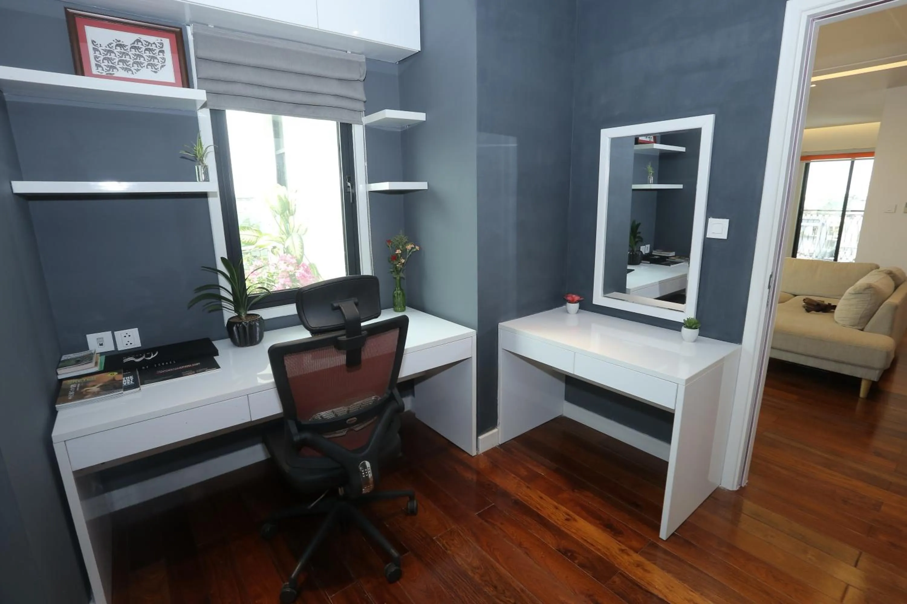 Seating area, Bed in Ficus Suites