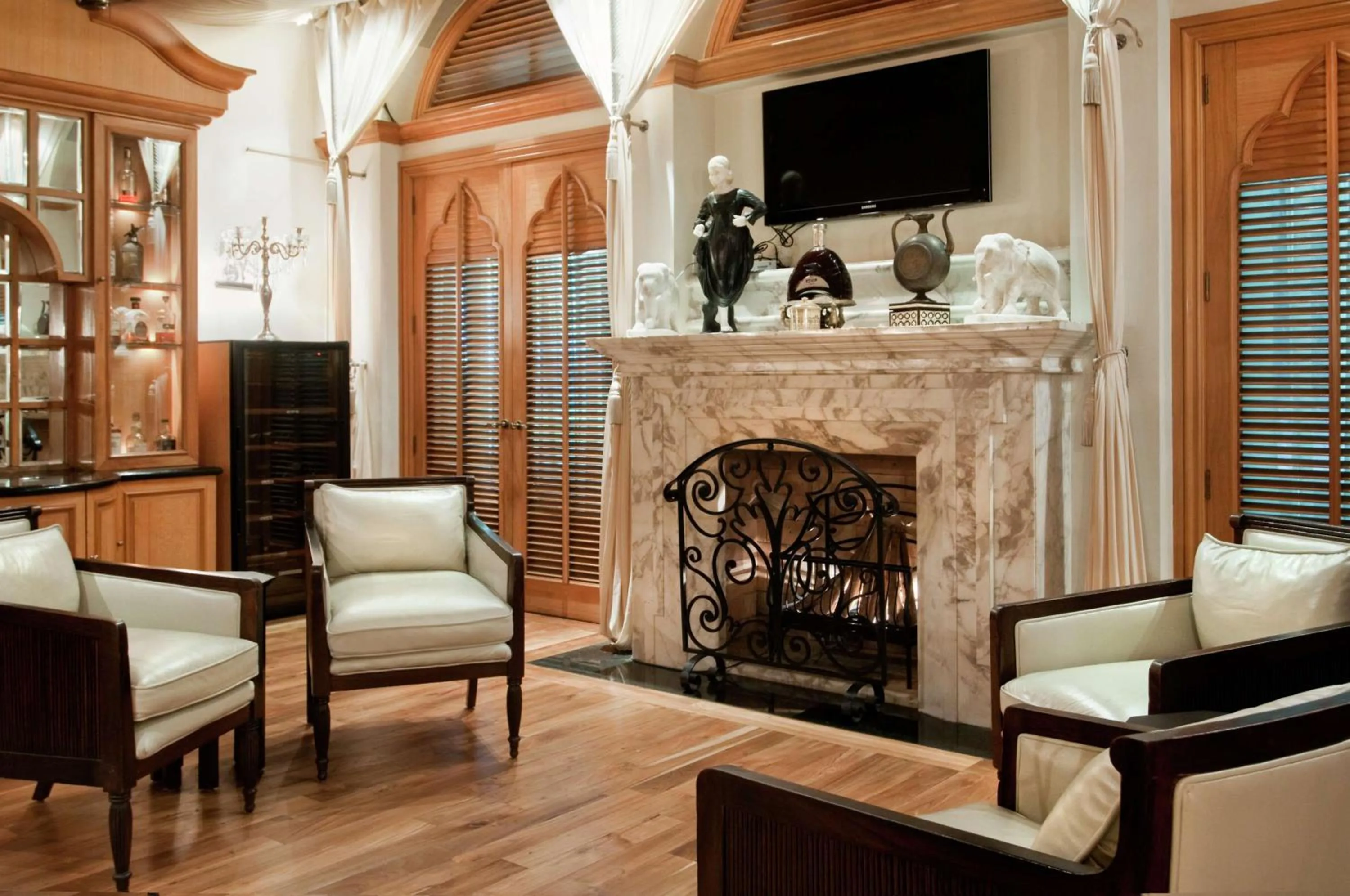 Restaurant/places to eat in Hilton Mumbai International Airport Hotel