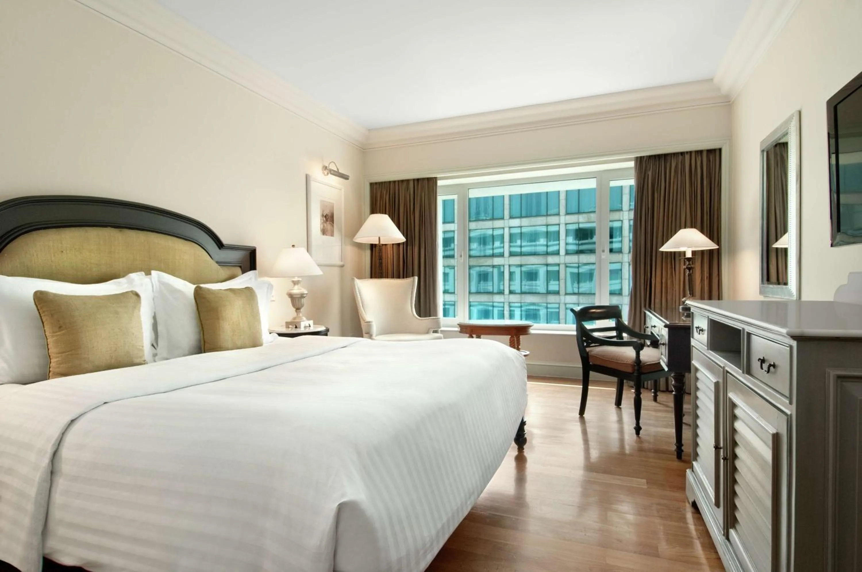 Bedroom, Bed in Hilton Mumbai International Airport Hotel