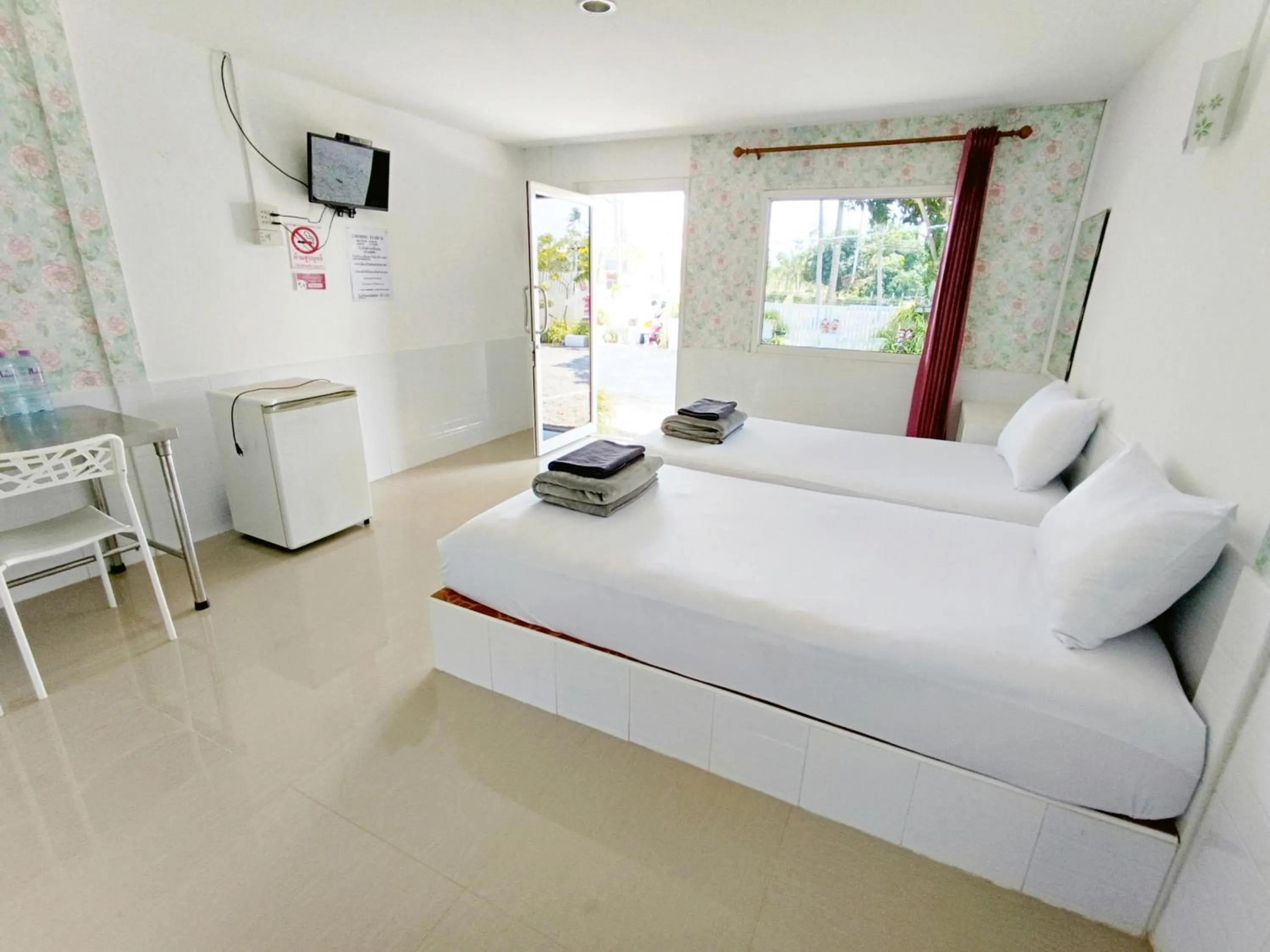 Bed in Saan Rak Resort