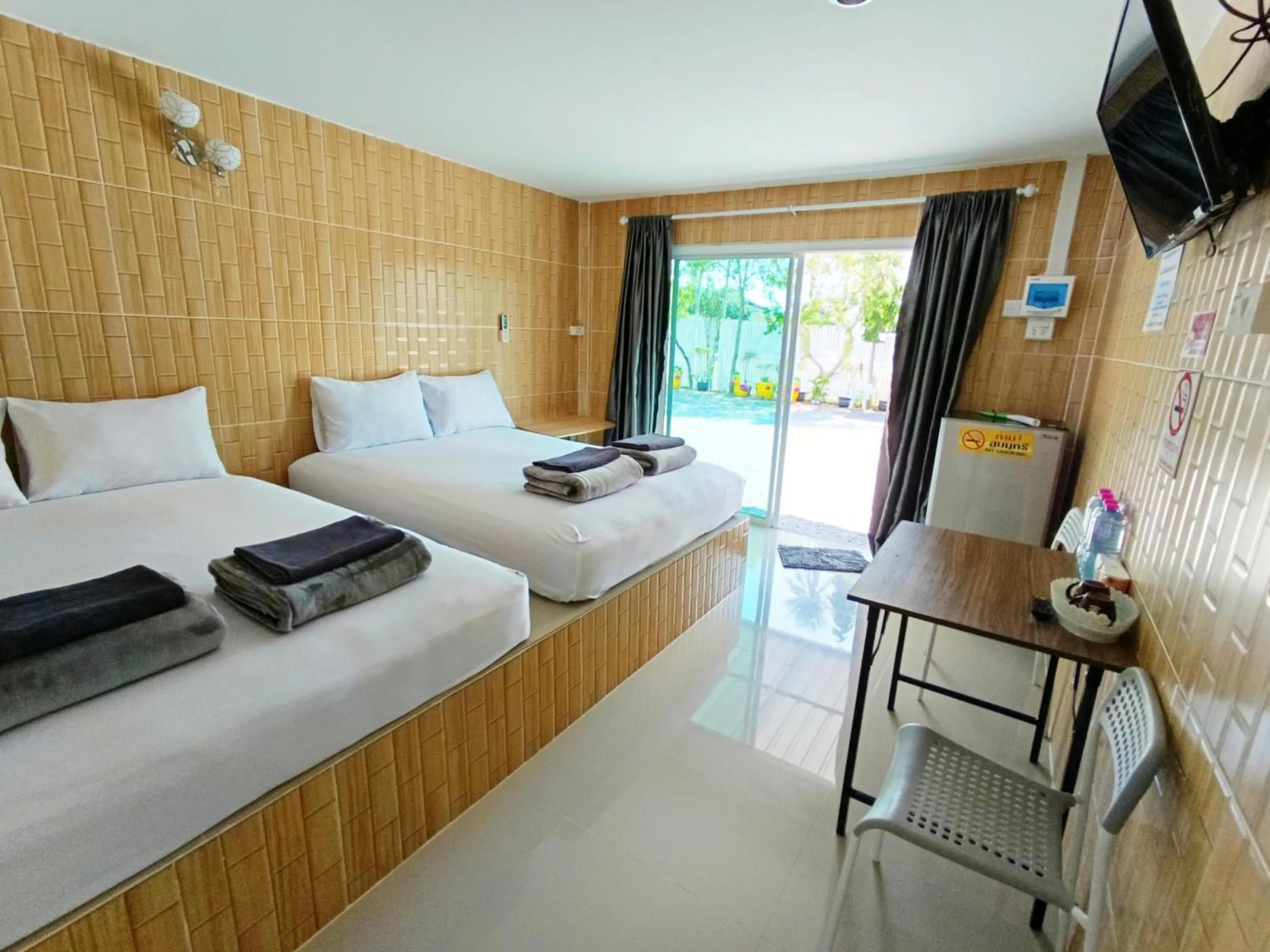 Bed in Saan Rak Resort