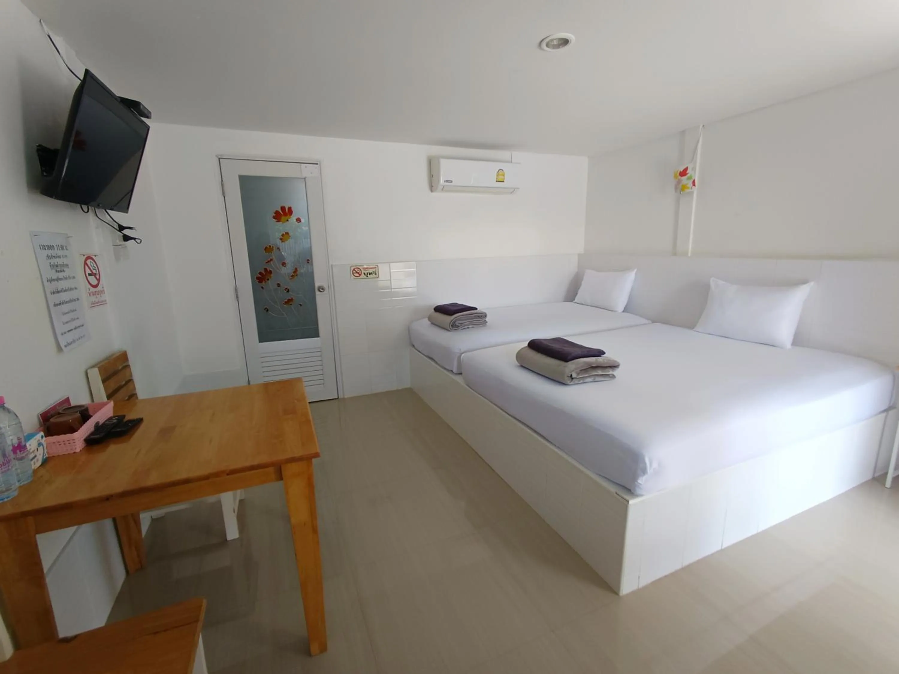 Bed in Saan Rak Resort