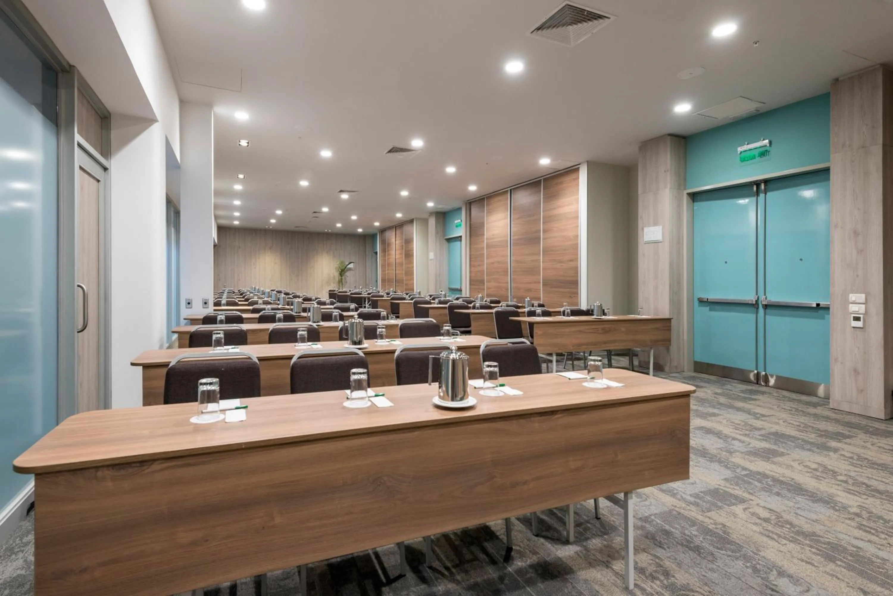 Meeting/conference room in Holiday Inn - Lima Airport by IHG