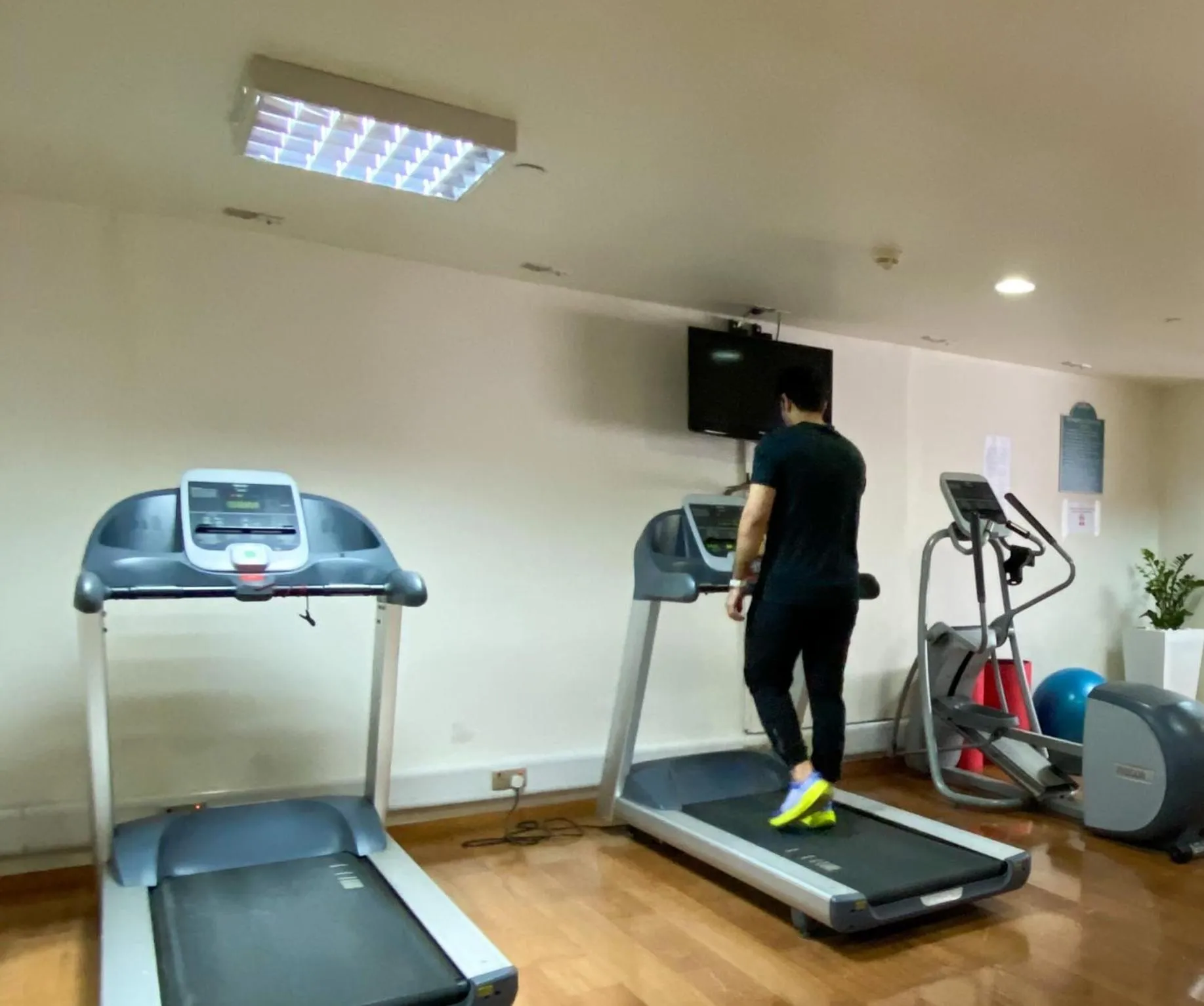 Fitness centre/facilities in Imperial Suites Hotel
