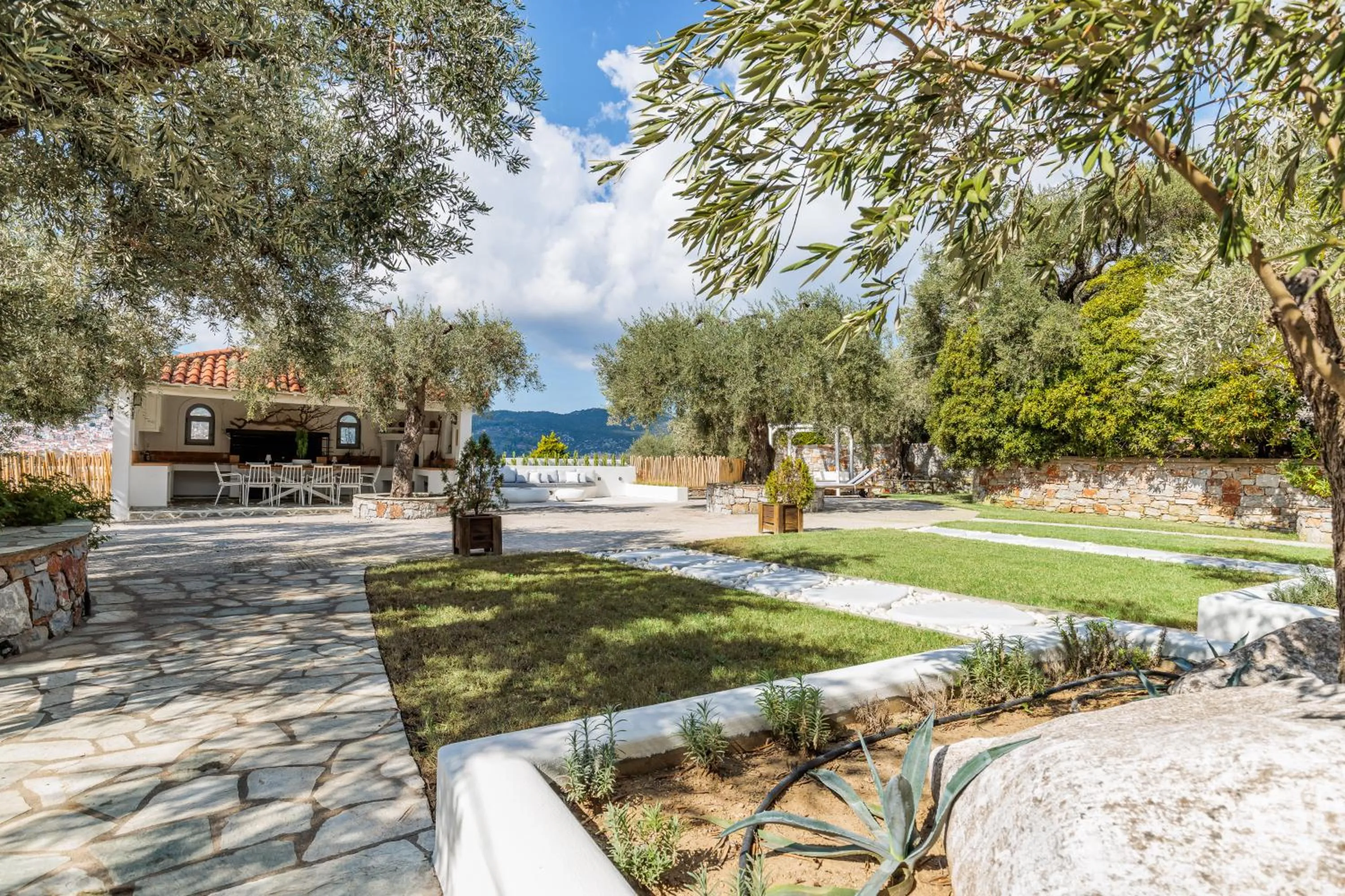 Evlalia Studios & Villas