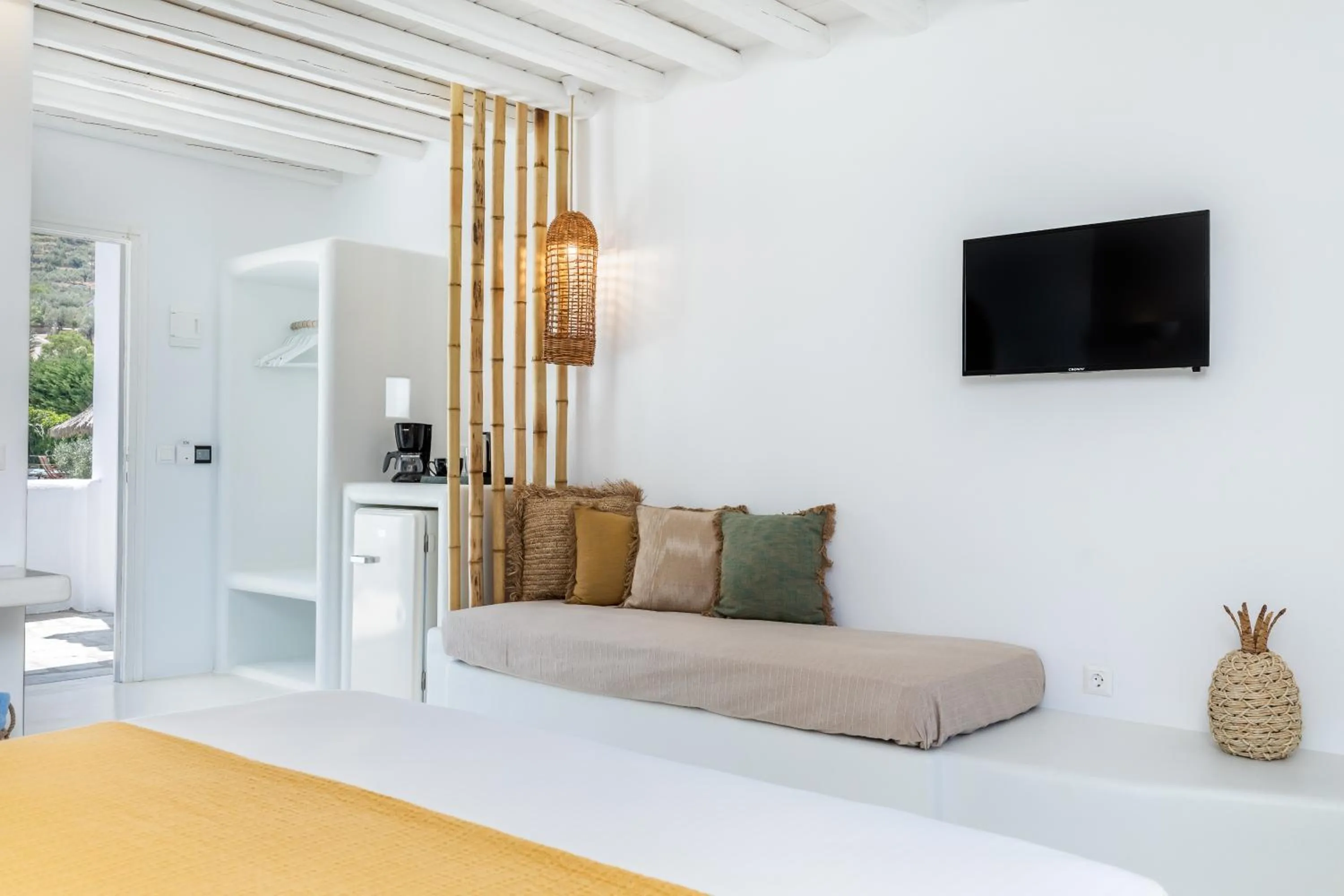 Bed in Evlalia Studios & Villas