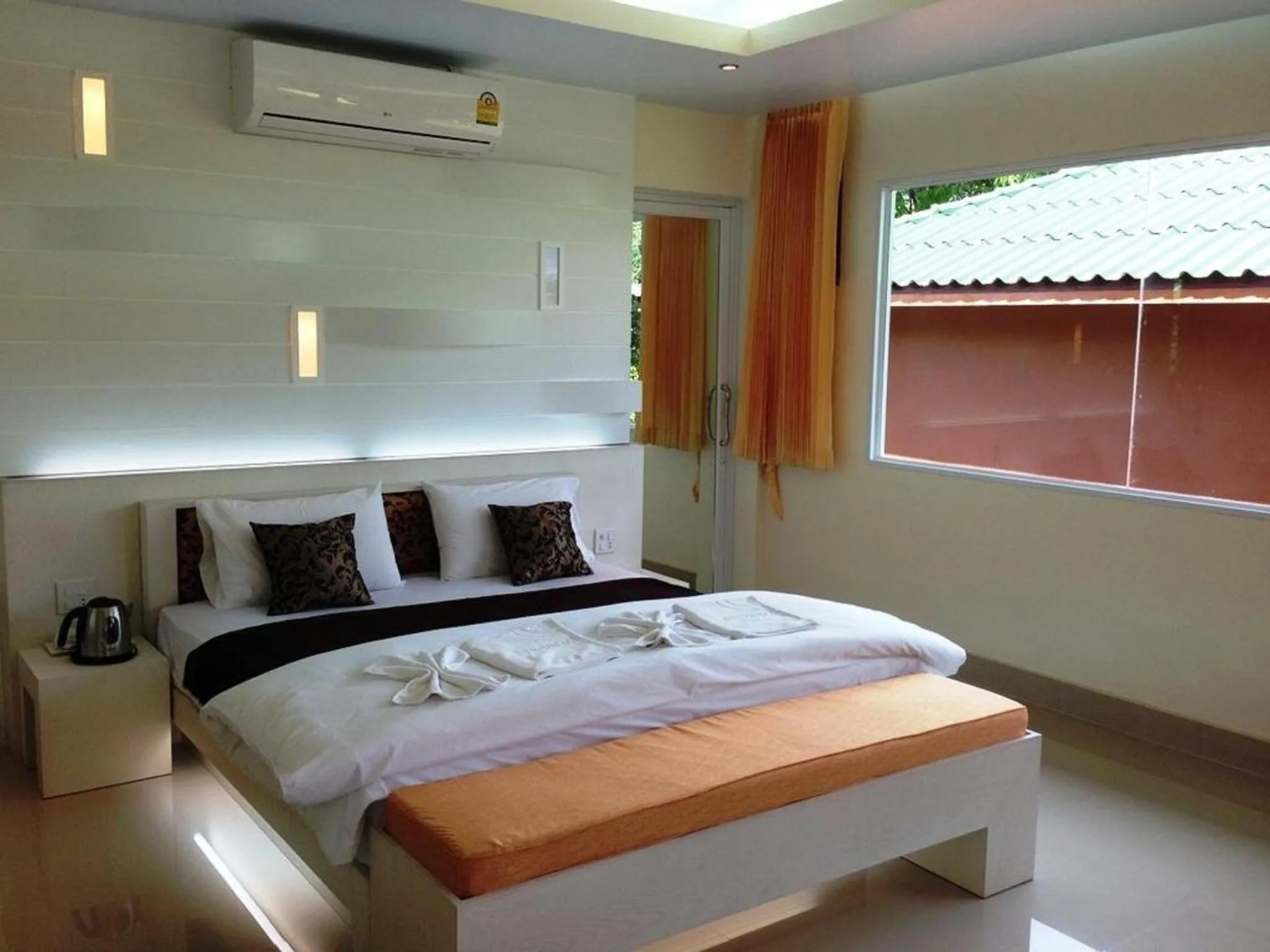 Bed in Mountain Resort Koh Lipe
