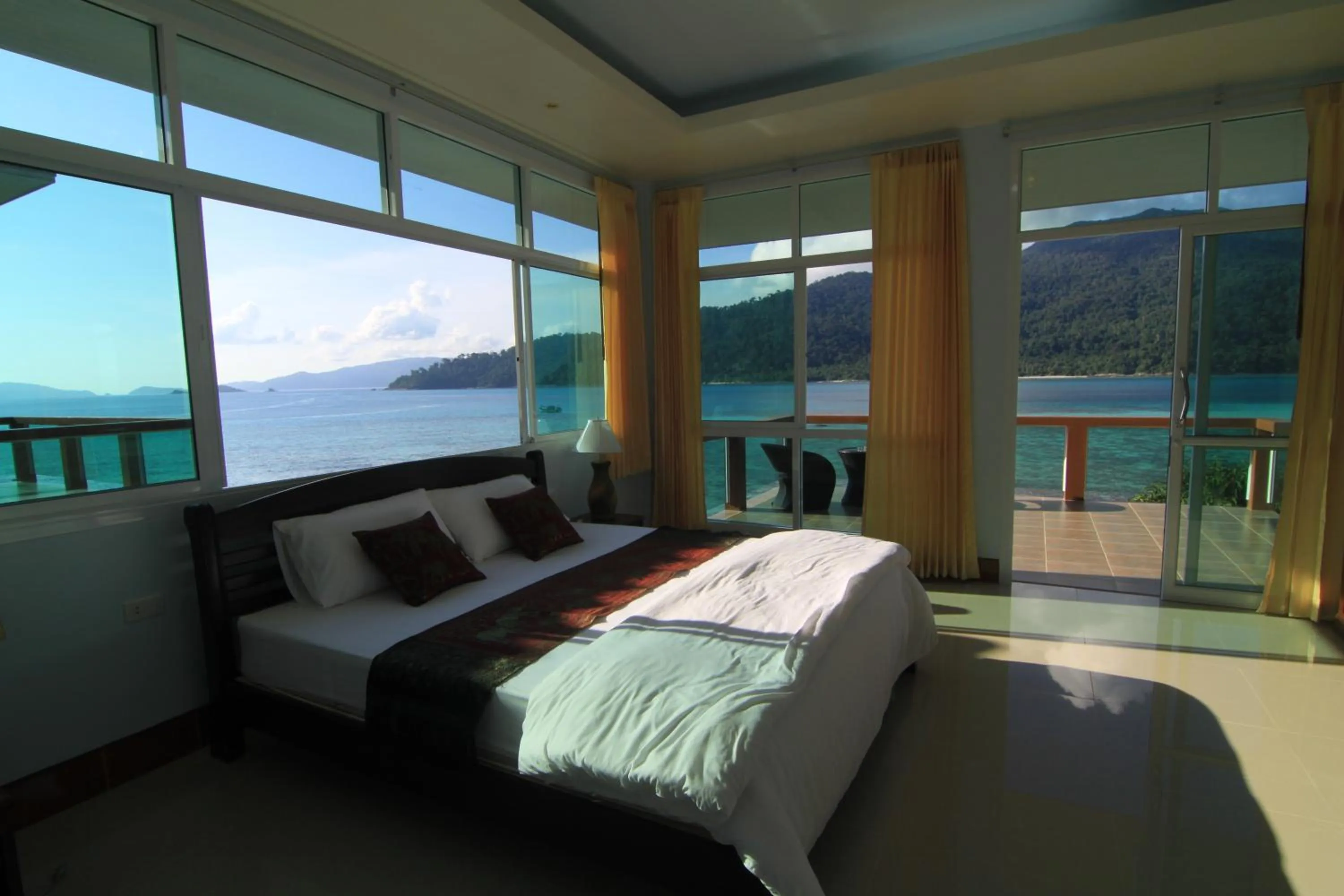 Bed in Mountain Resort Koh Lipe