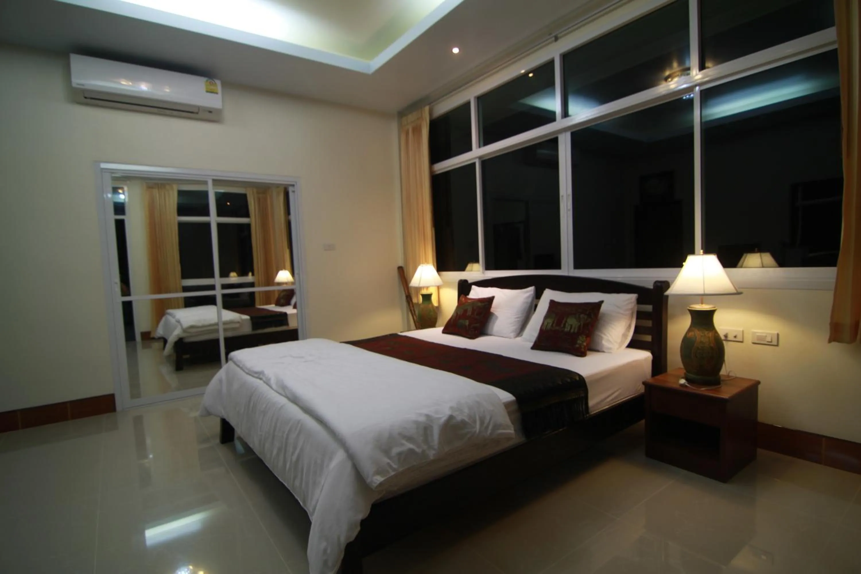 Bed in Mountain Resort Koh Lipe