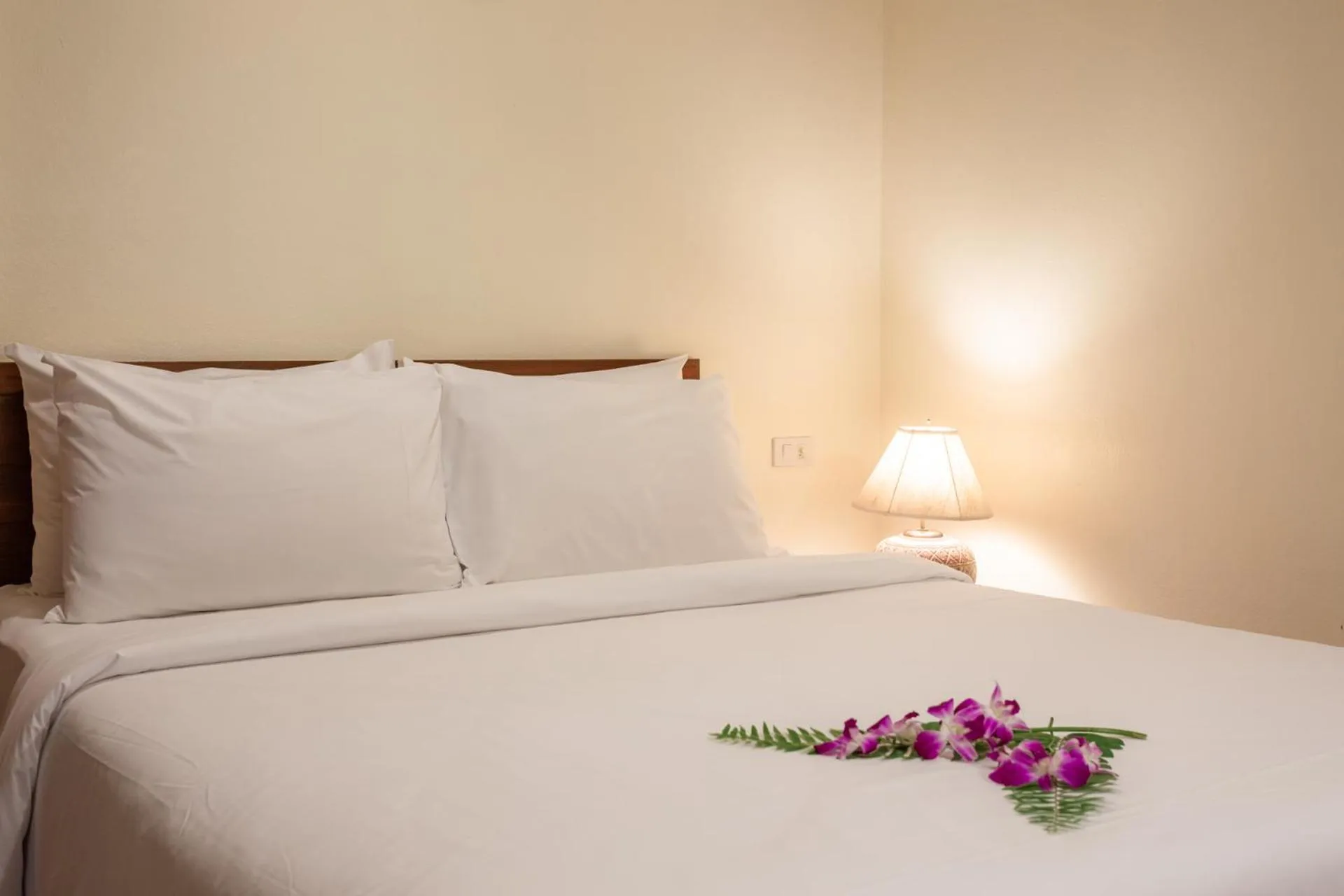 Bed in Bangtao Village Resort - SHA