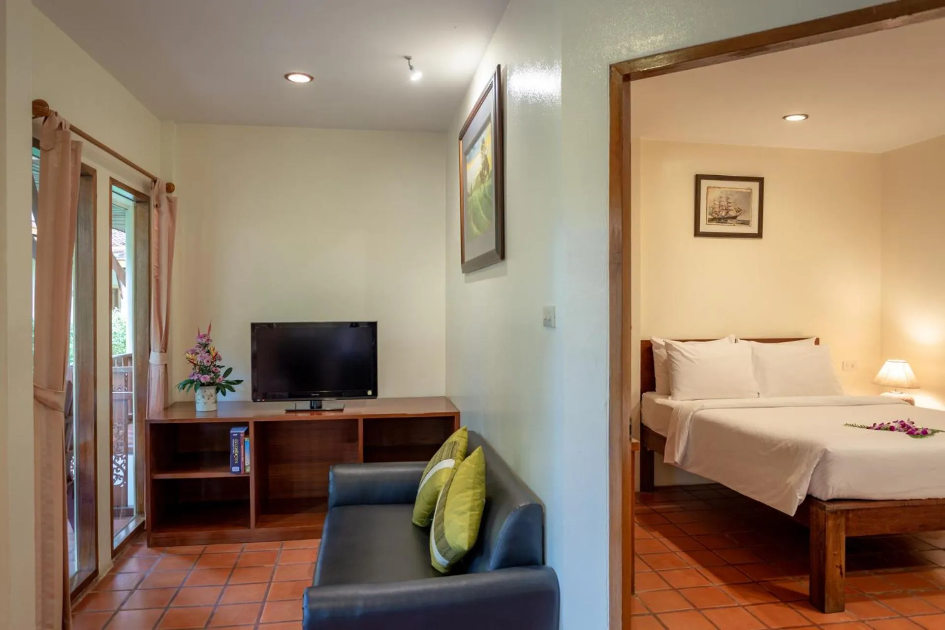 TV and multimedia, Bed in Bangtao Village Resort - SHA