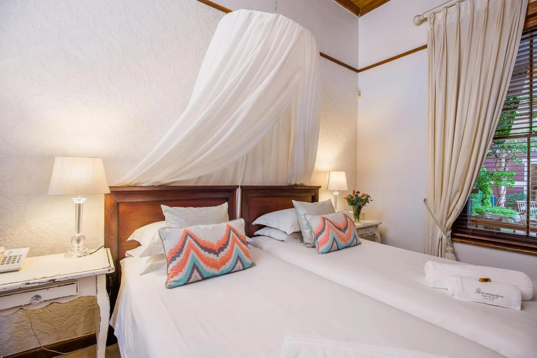 Bedroom, Bed in Roosenwijn Guesthouse