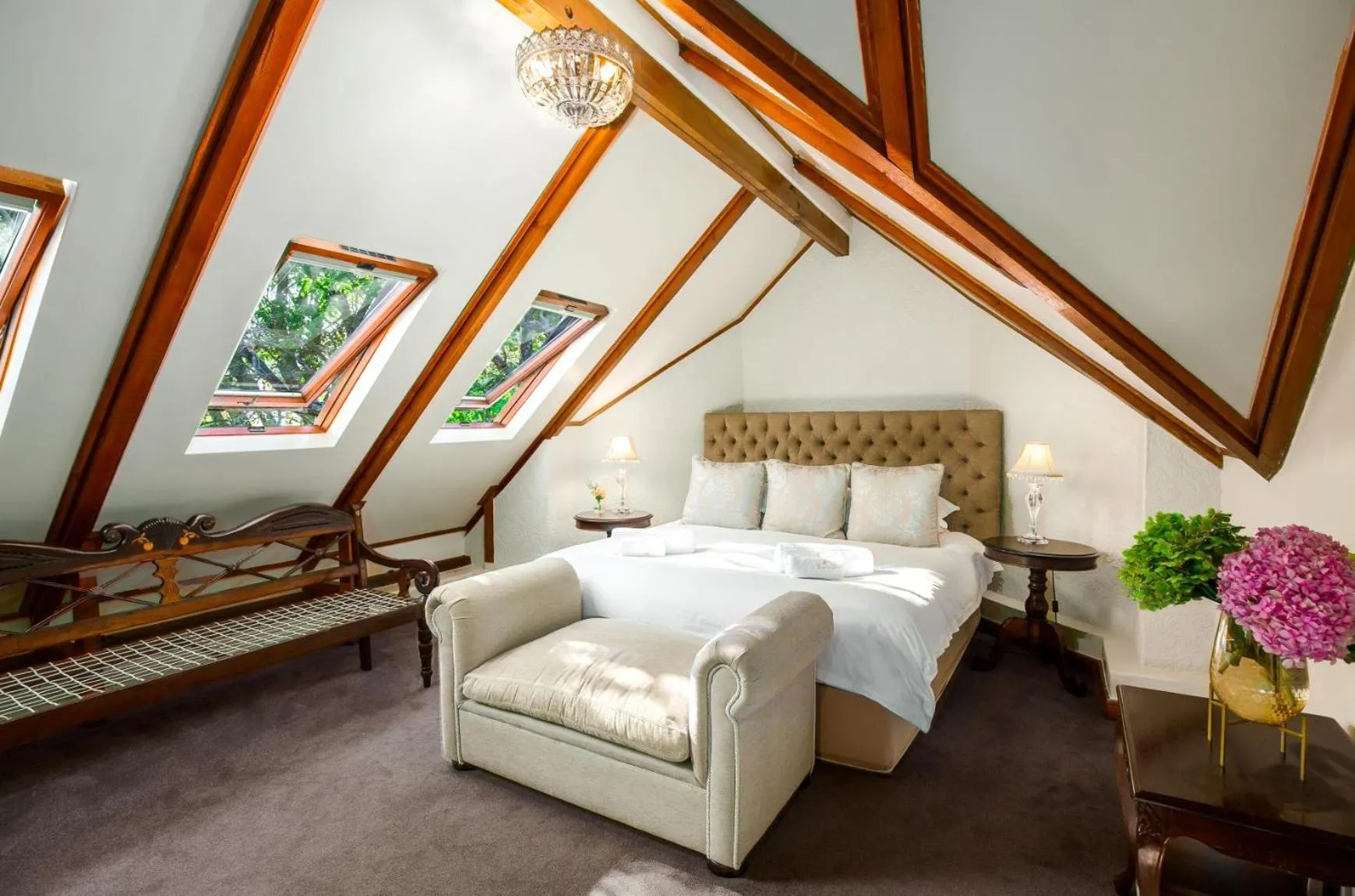 Photo of the whole room, Bed in Roosenwijn Guesthouse