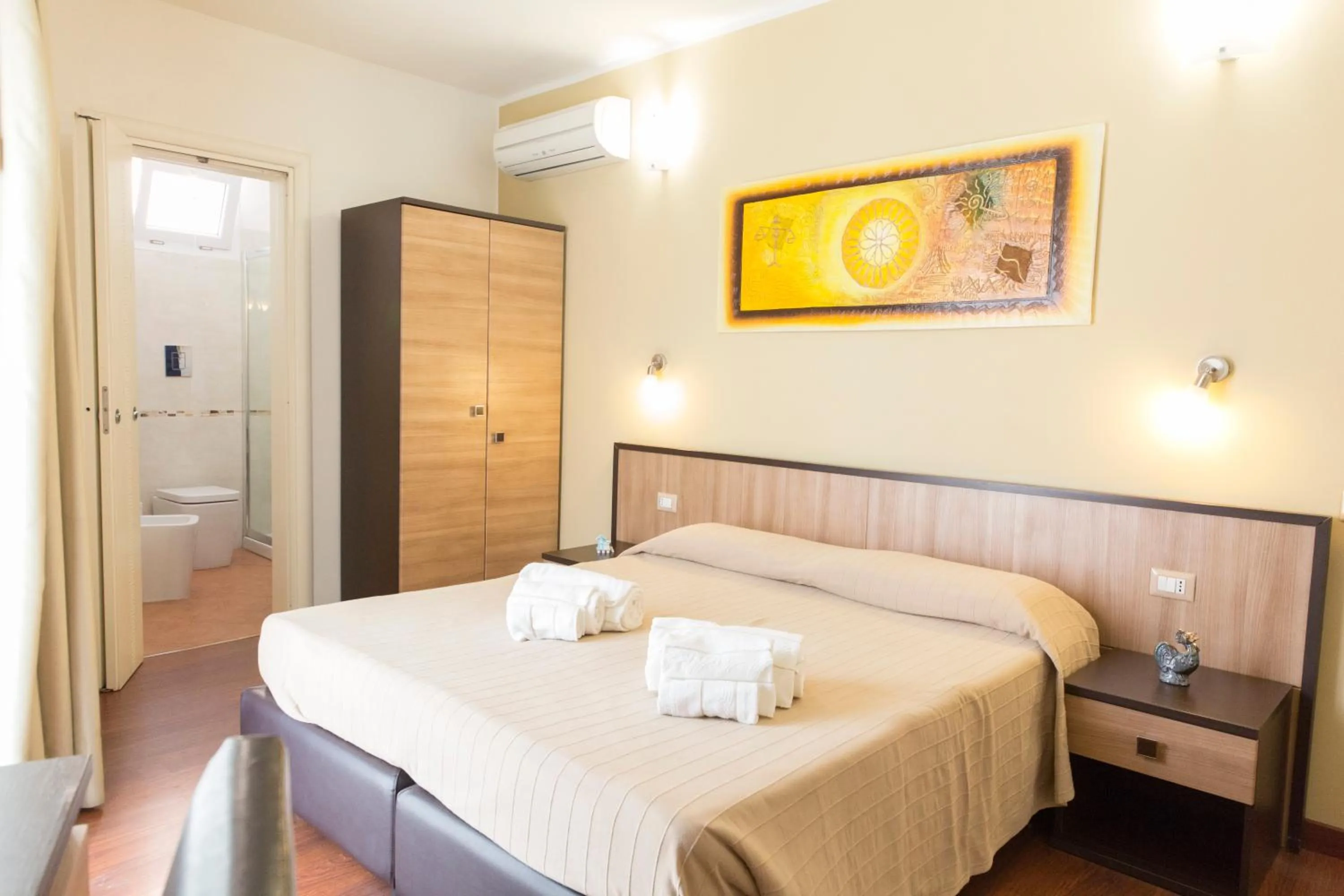 Bed in Lewisrooms Domo