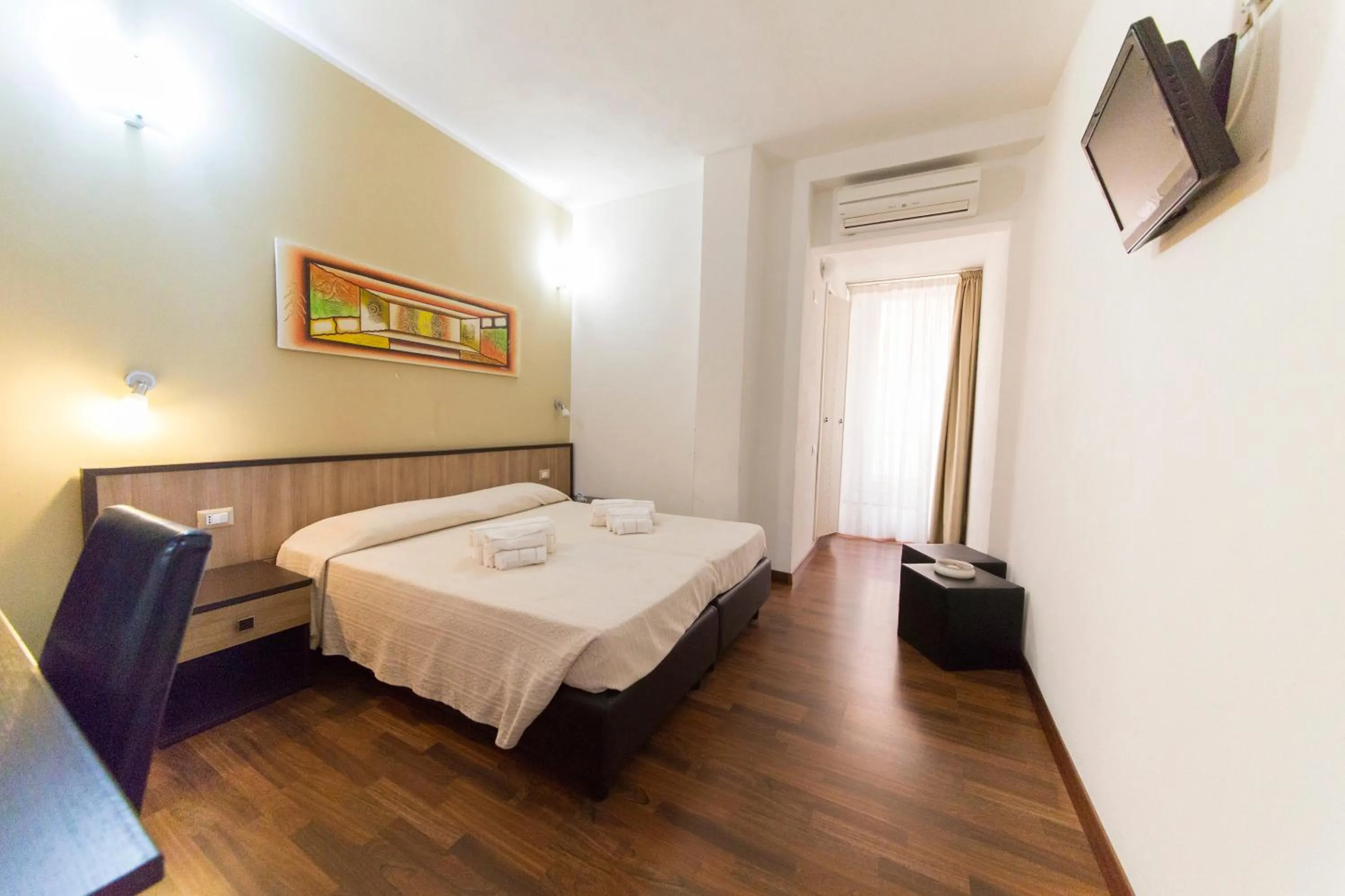 Bed in Lewisrooms Domo