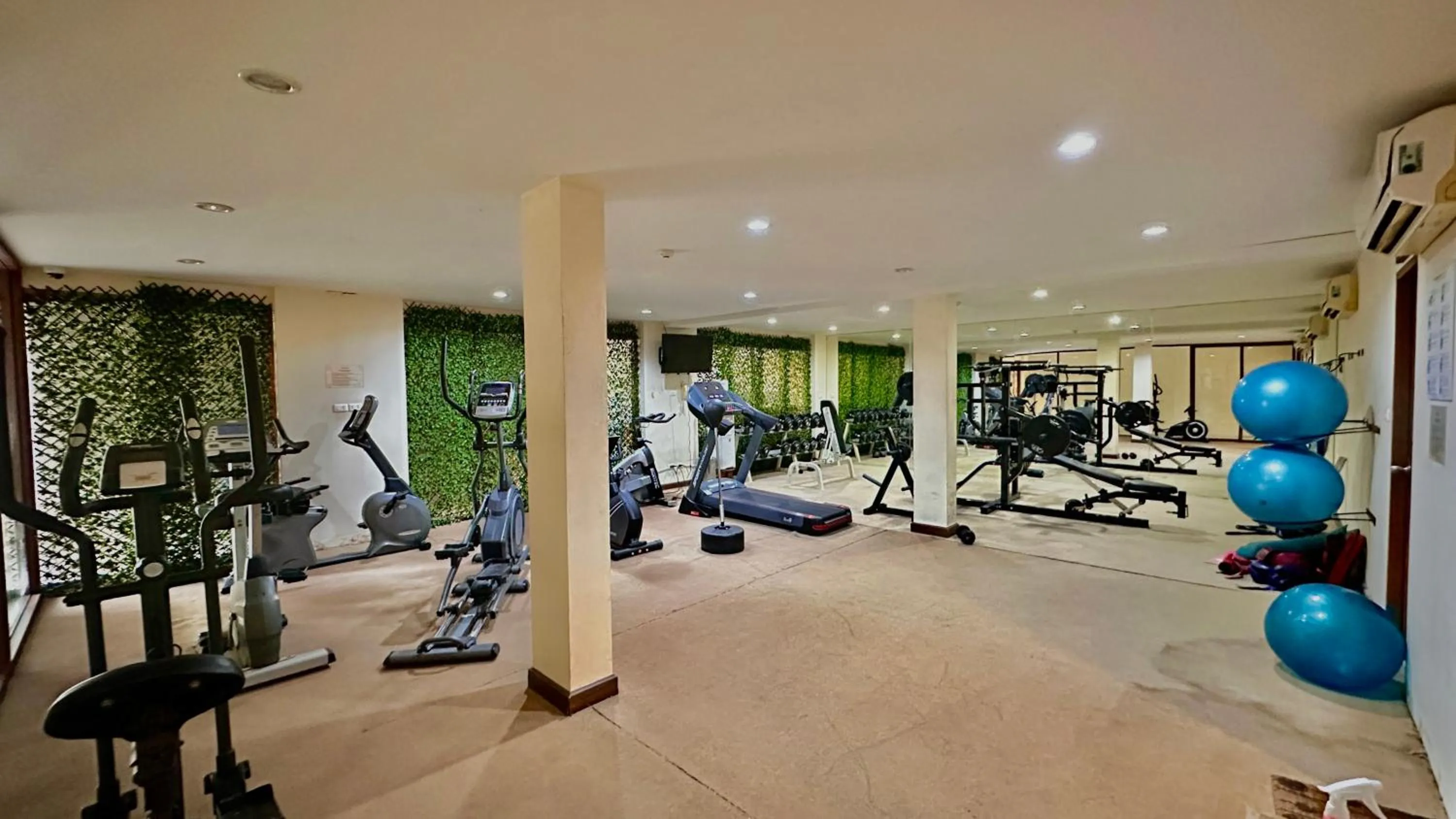 Fitness centre/facilities in Deva Beach Resort Samui