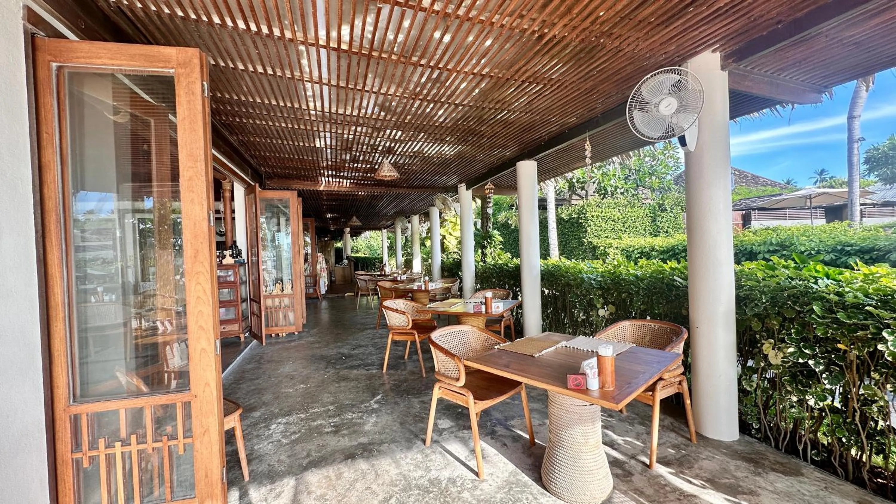 Restaurant/places to eat in Deva Beach Resort Samui