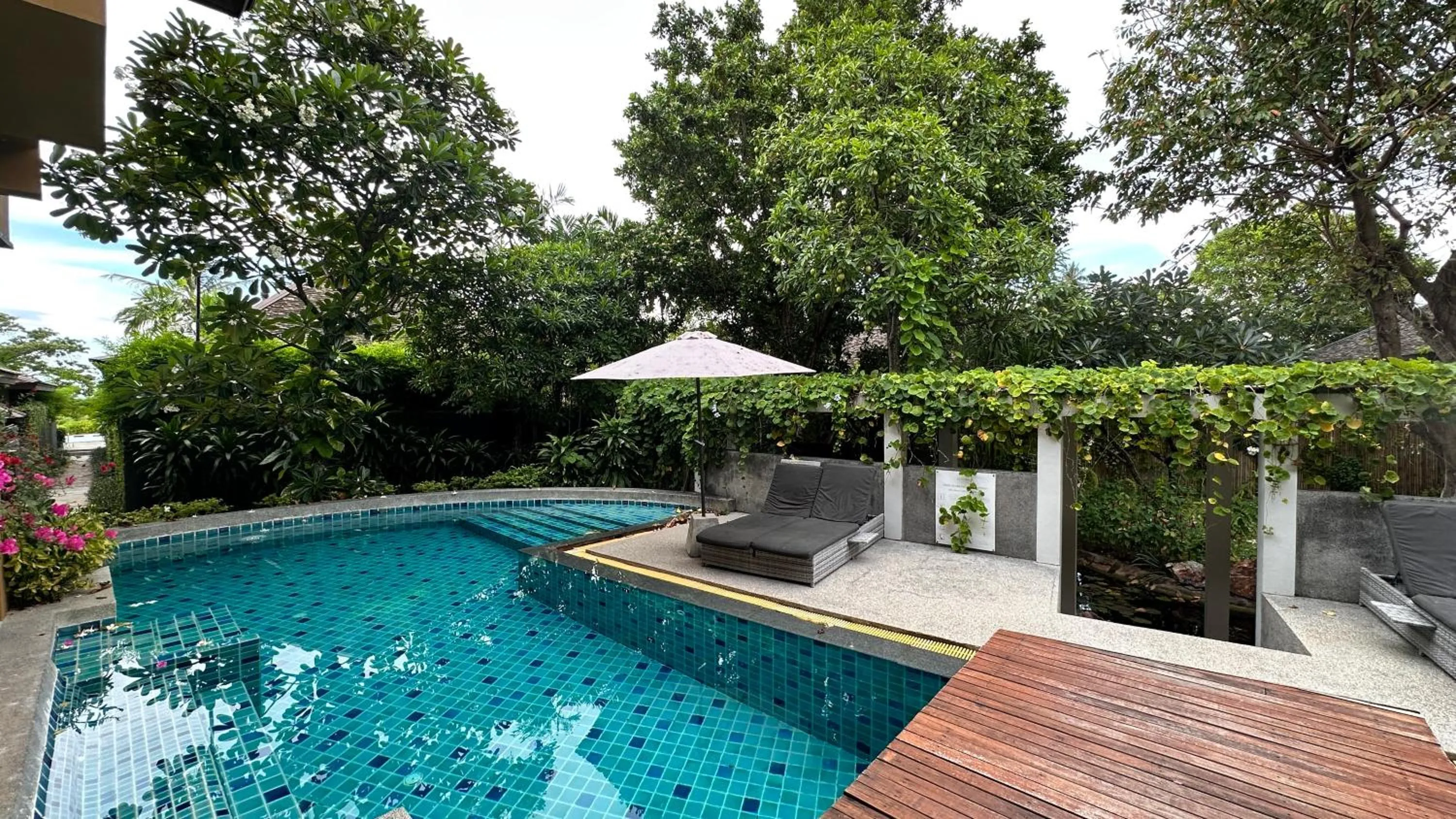 Area and facilities in Deva Beach Resort Samui