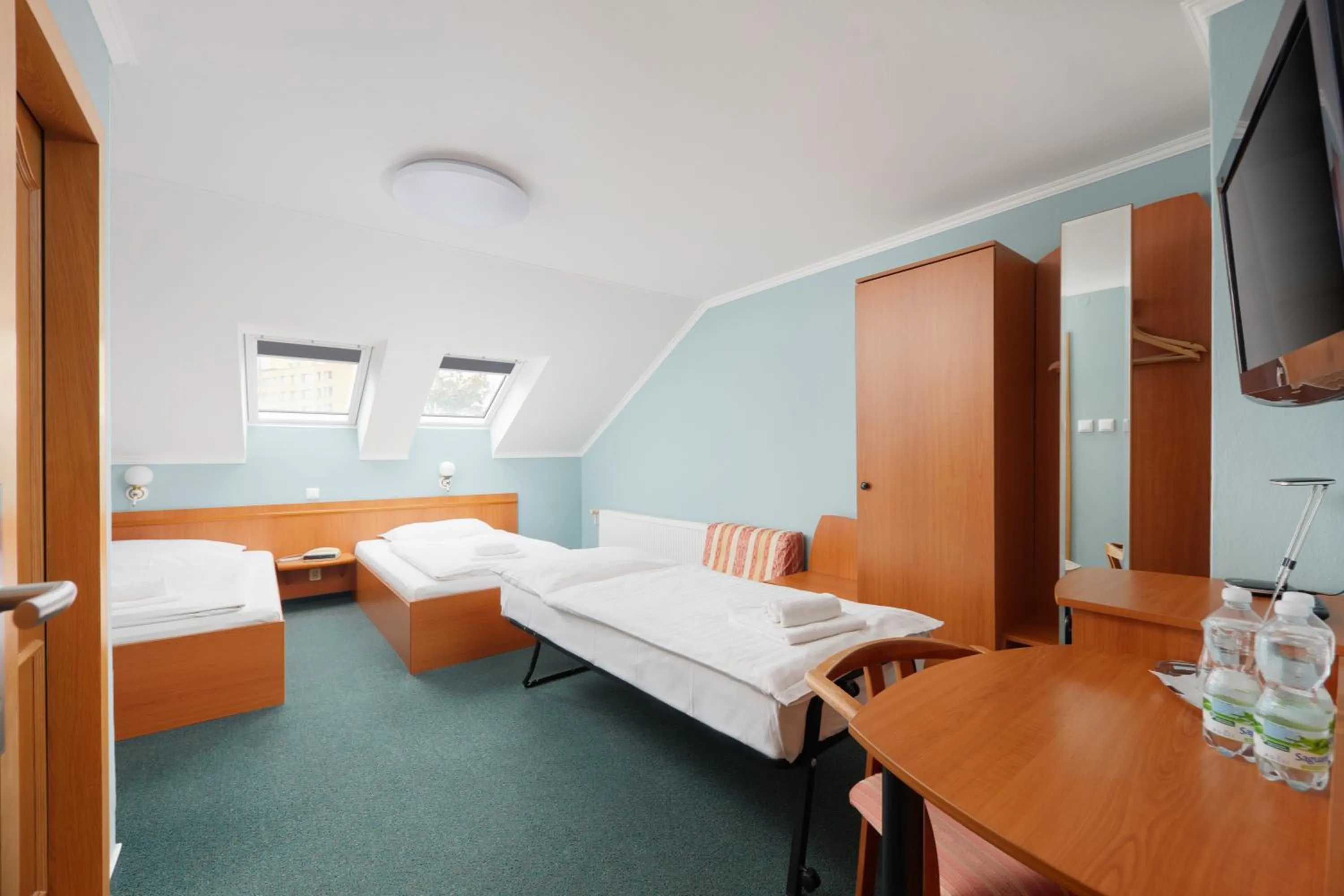 Photo of the whole room, Bed in Hotel Nikolas