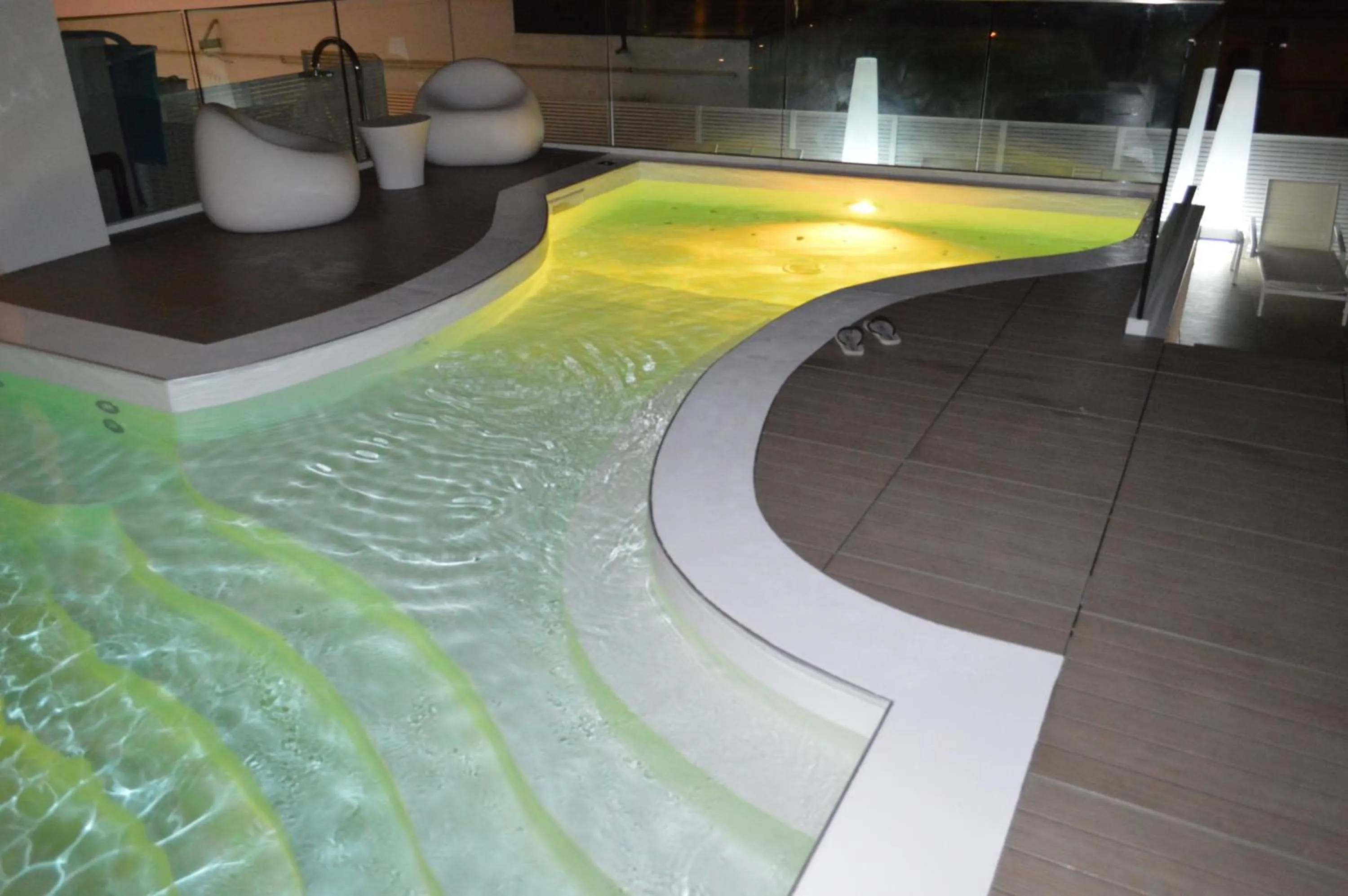 Swimming pool in Hotel Villa Paola