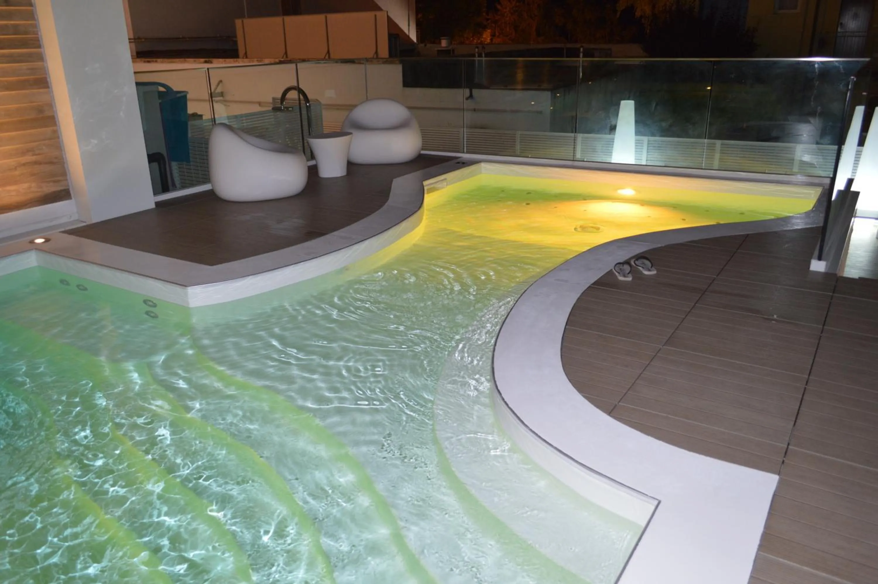 Swimming pool in Hotel Villa Paola