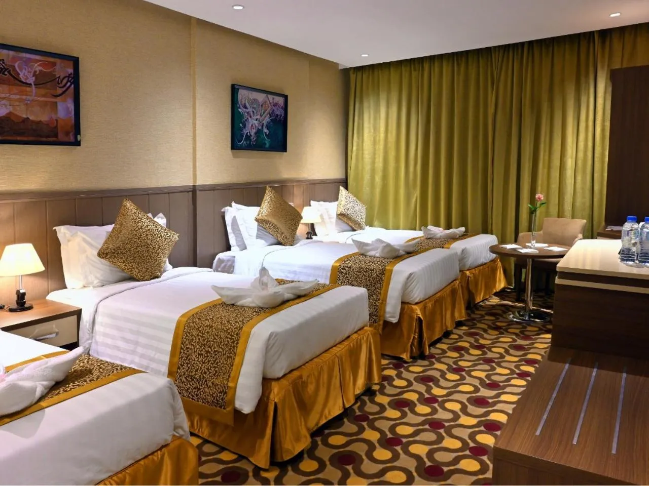 Bed in Batoul Ajyad Hotel