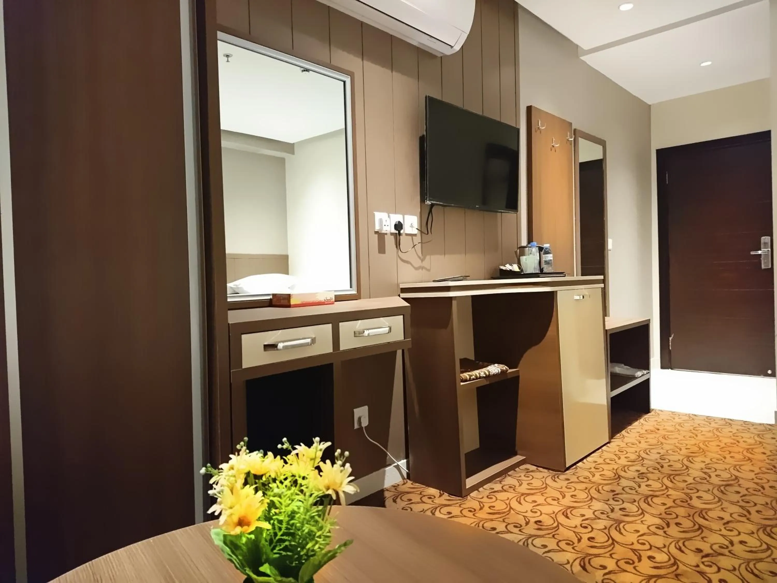 TV and multimedia in Batoul Ajyad Hotel