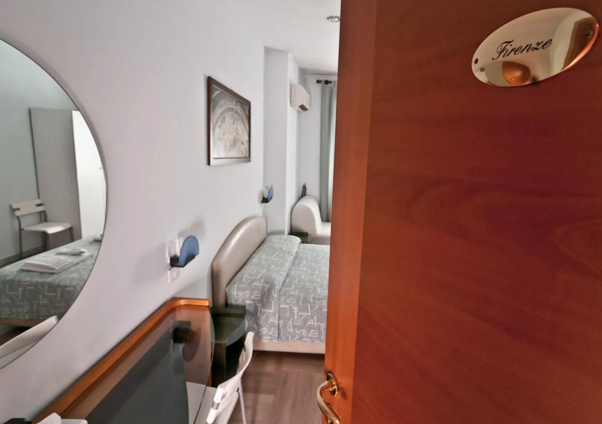 Decorative detail in Ai Musei Vaticani BB