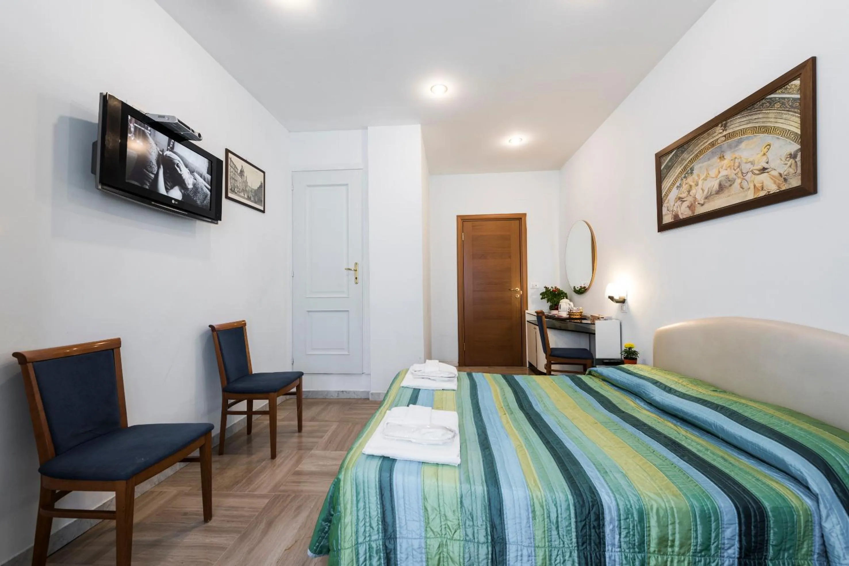 Photo of the whole room, Bed in Ai Musei Vaticani BB