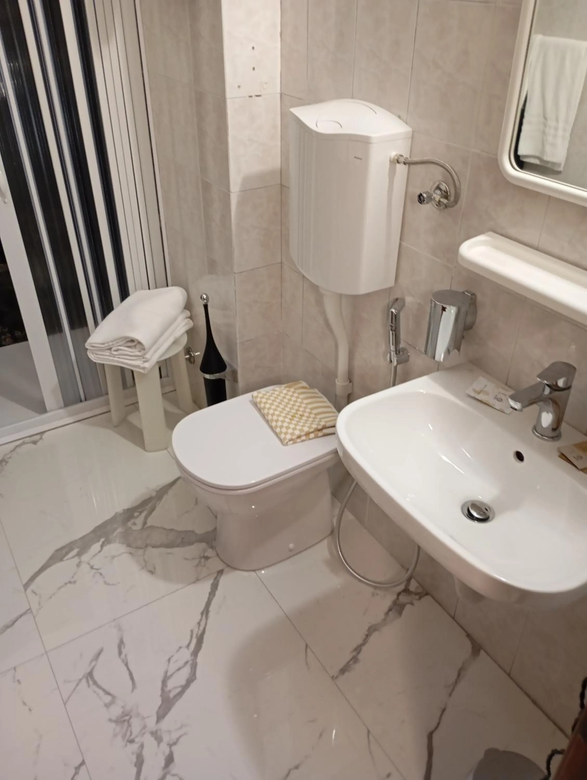 Shower in Il Leone D'Oro