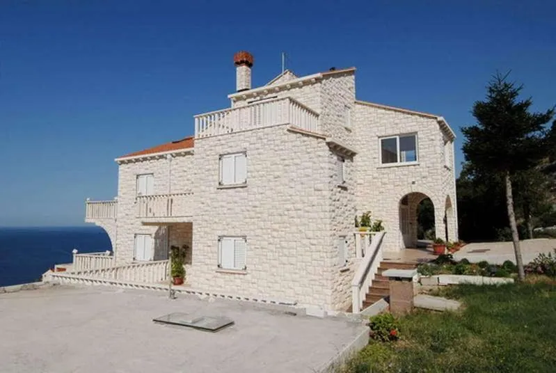 Facade/entrance in Apartments Marnic