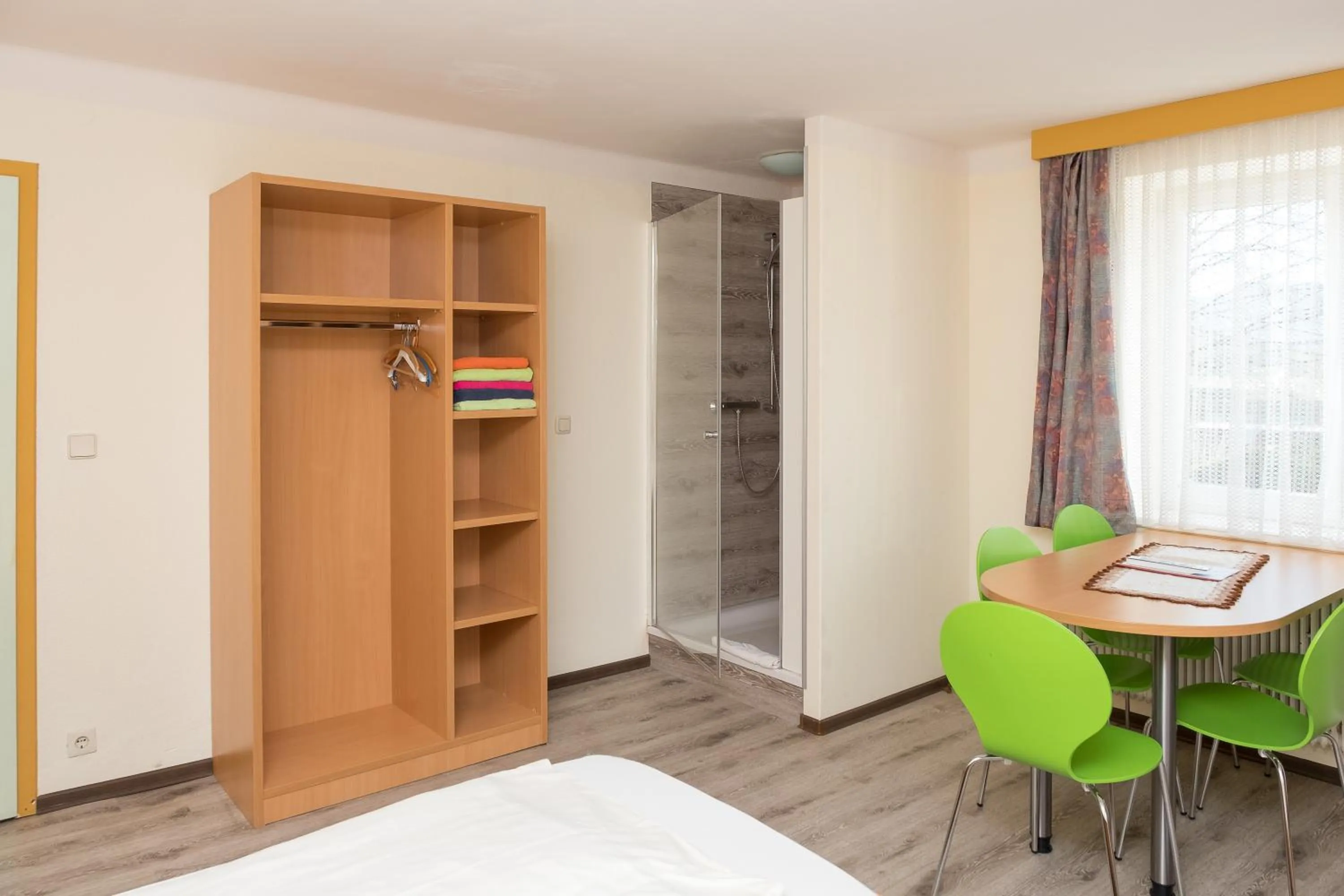 Photo of the whole room, Bed in ROSSLWIRT-Rast