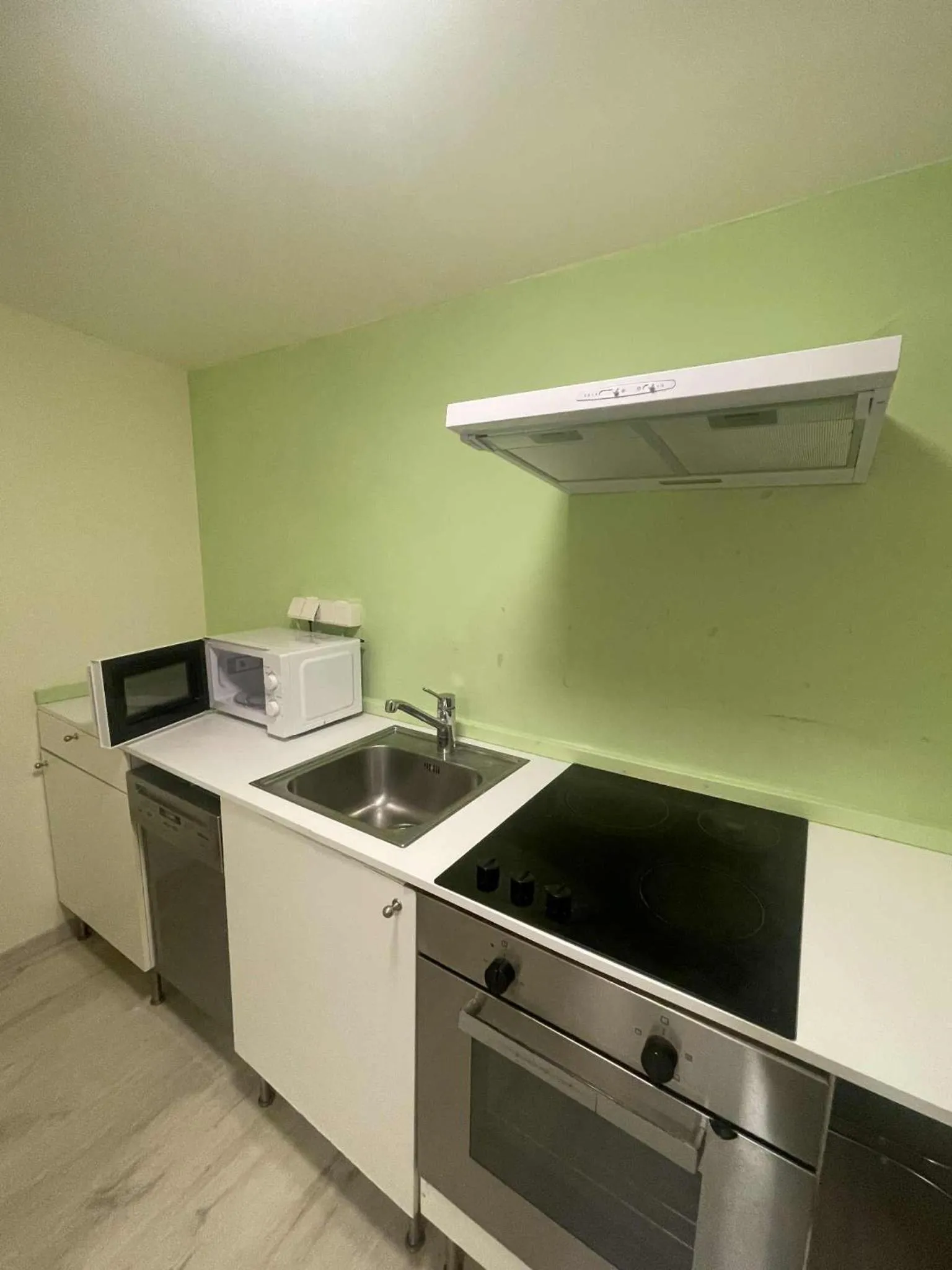 Kitchen or kitchenette in ROSSLWIRT-Rast