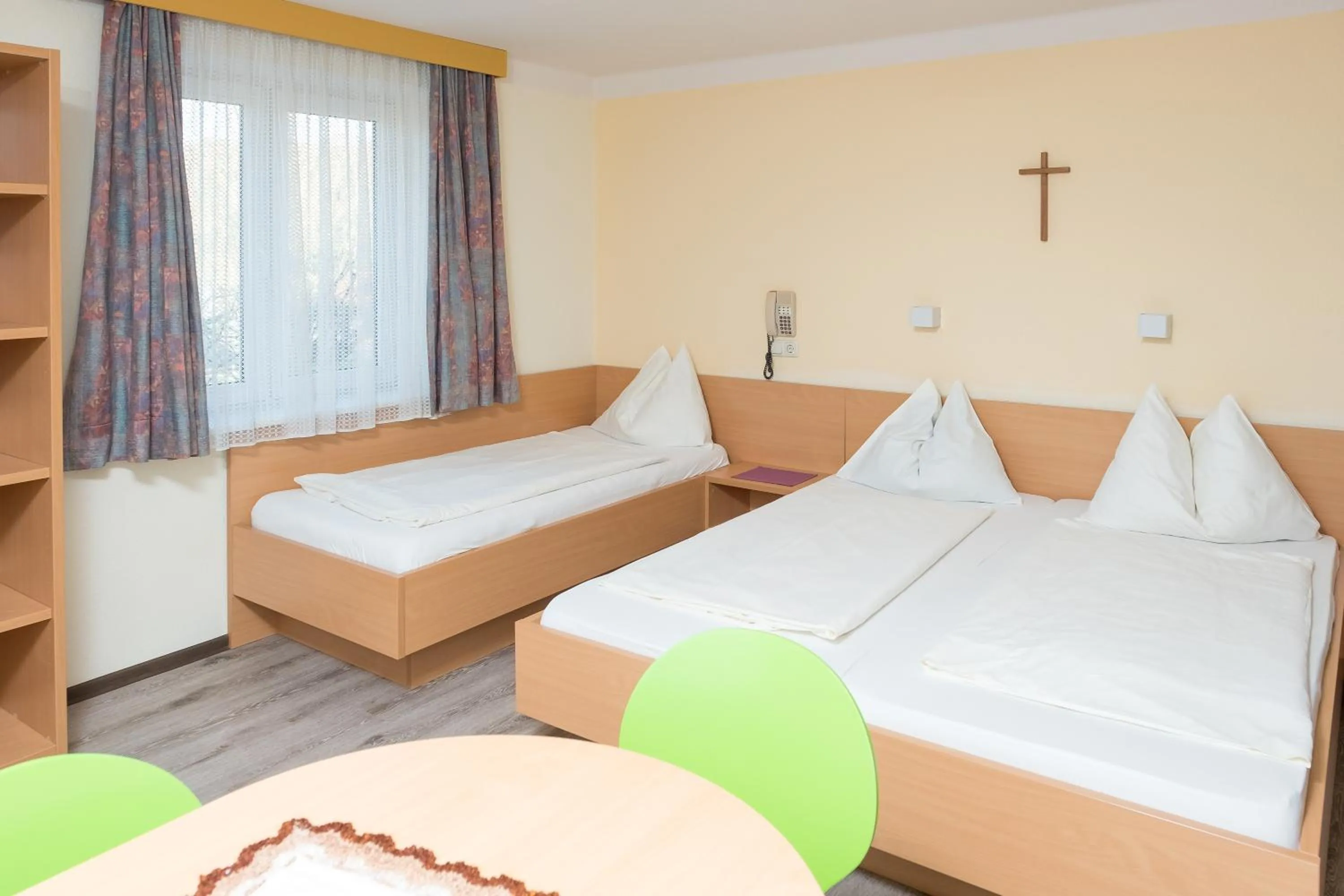 Bed in ROSSLWIRT-Rast