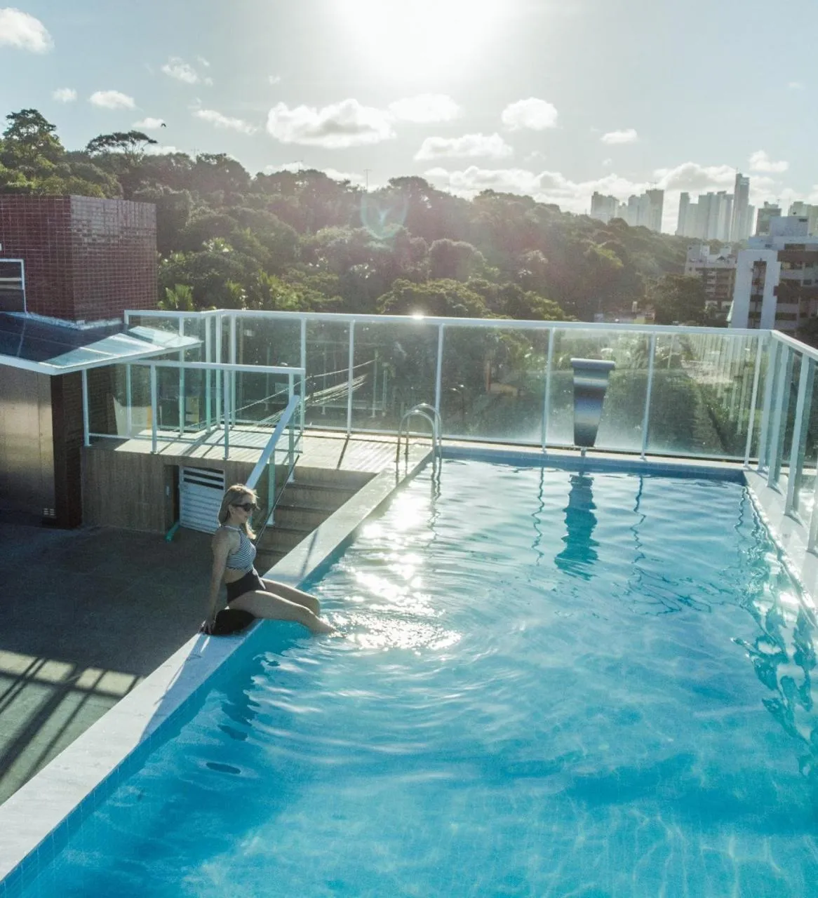 Swimming pool in Oriental Praia Hotel