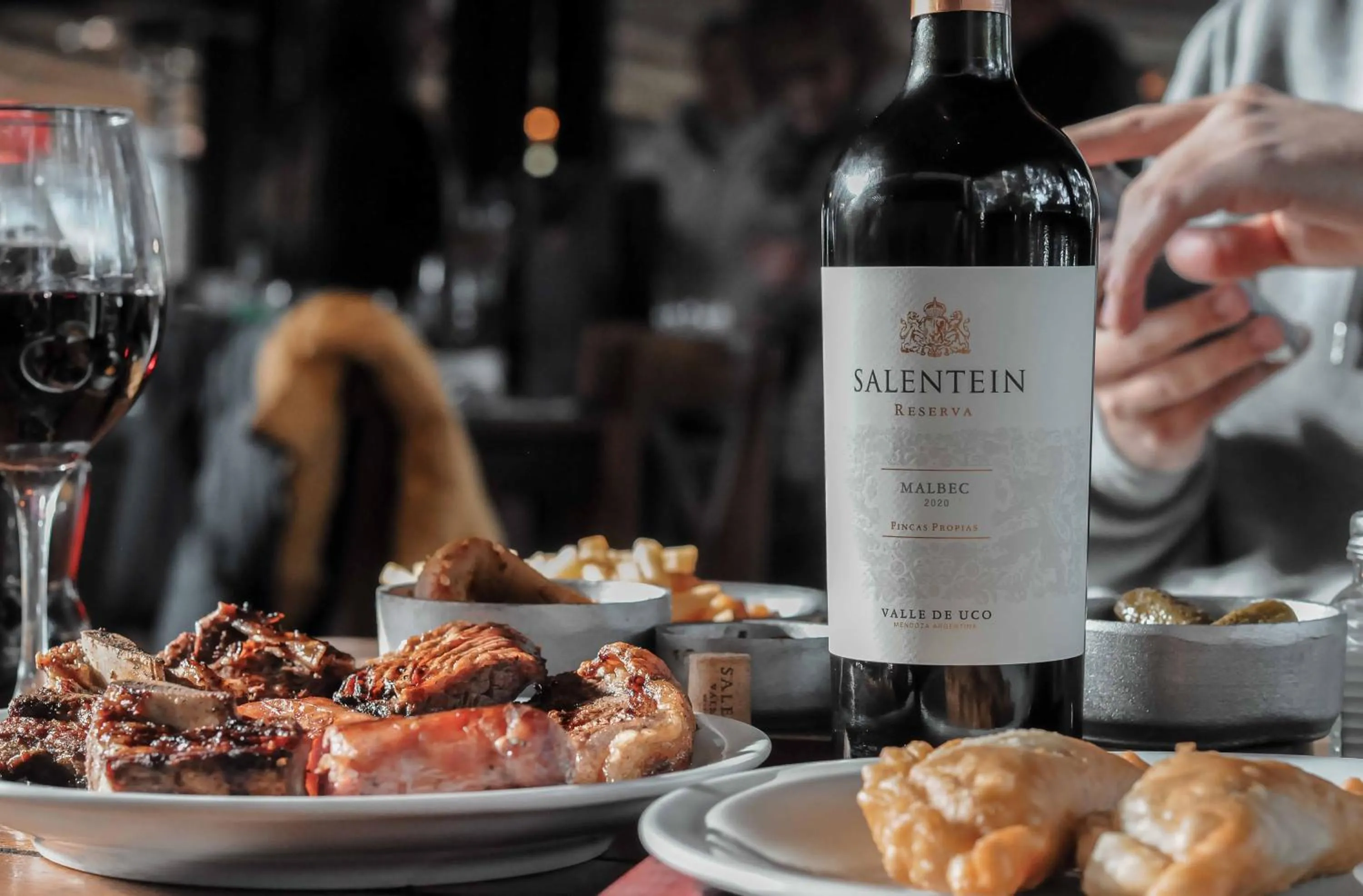 Restaurant/places to eat in Wyndham Garden Luján