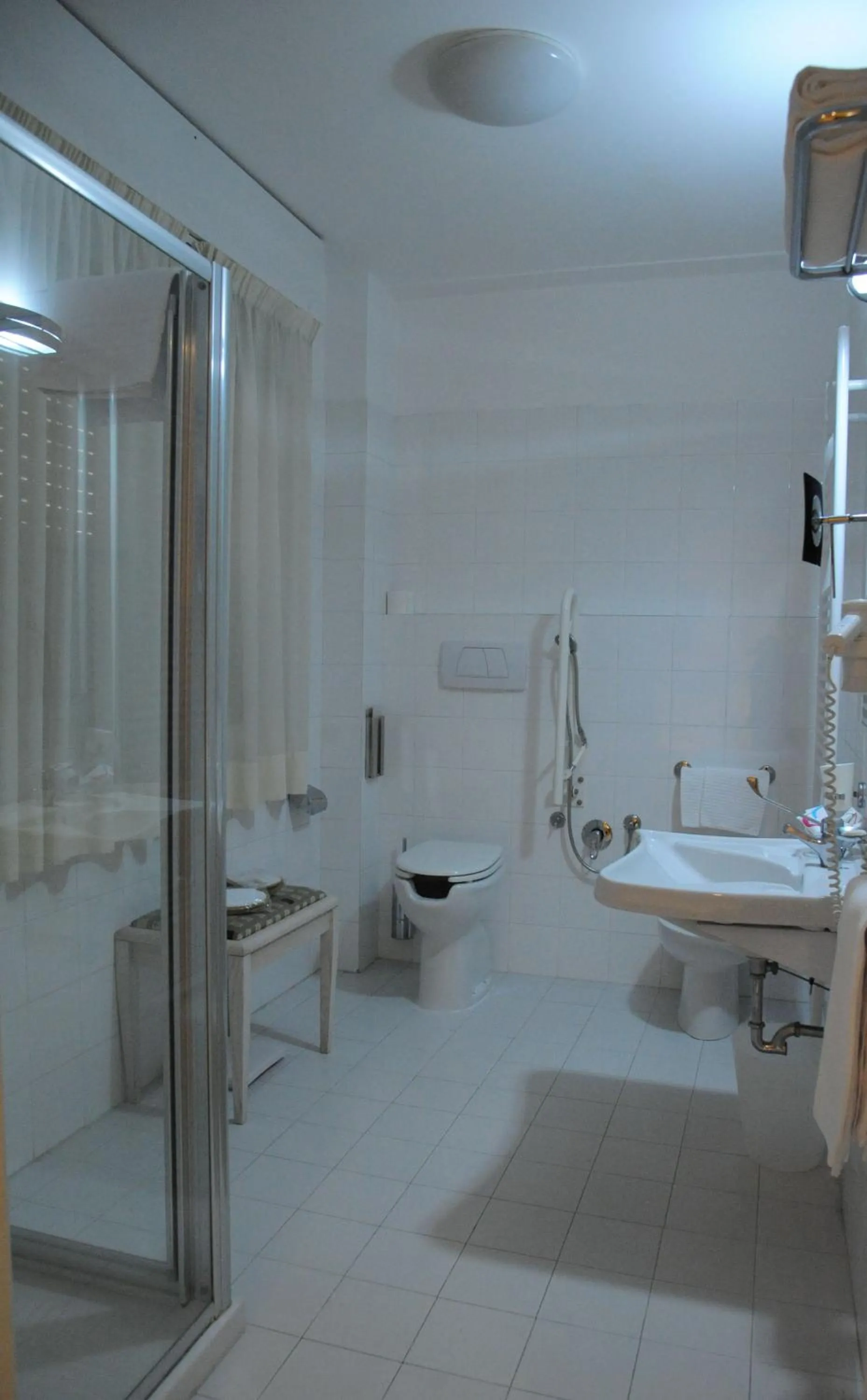 Bathroom in Hotel Chiaraluna