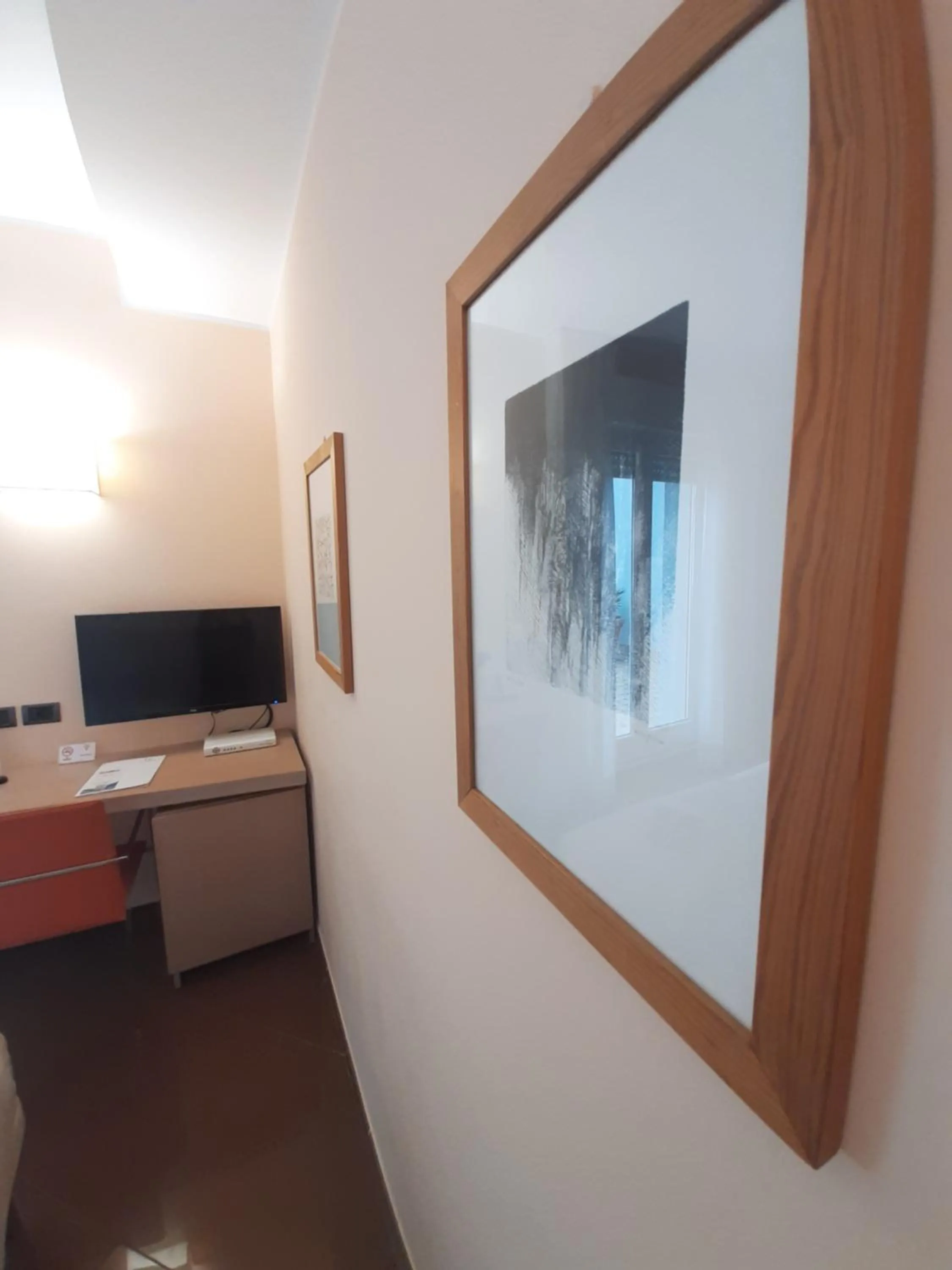 TV and multimedia in Hotel Chiaraluna