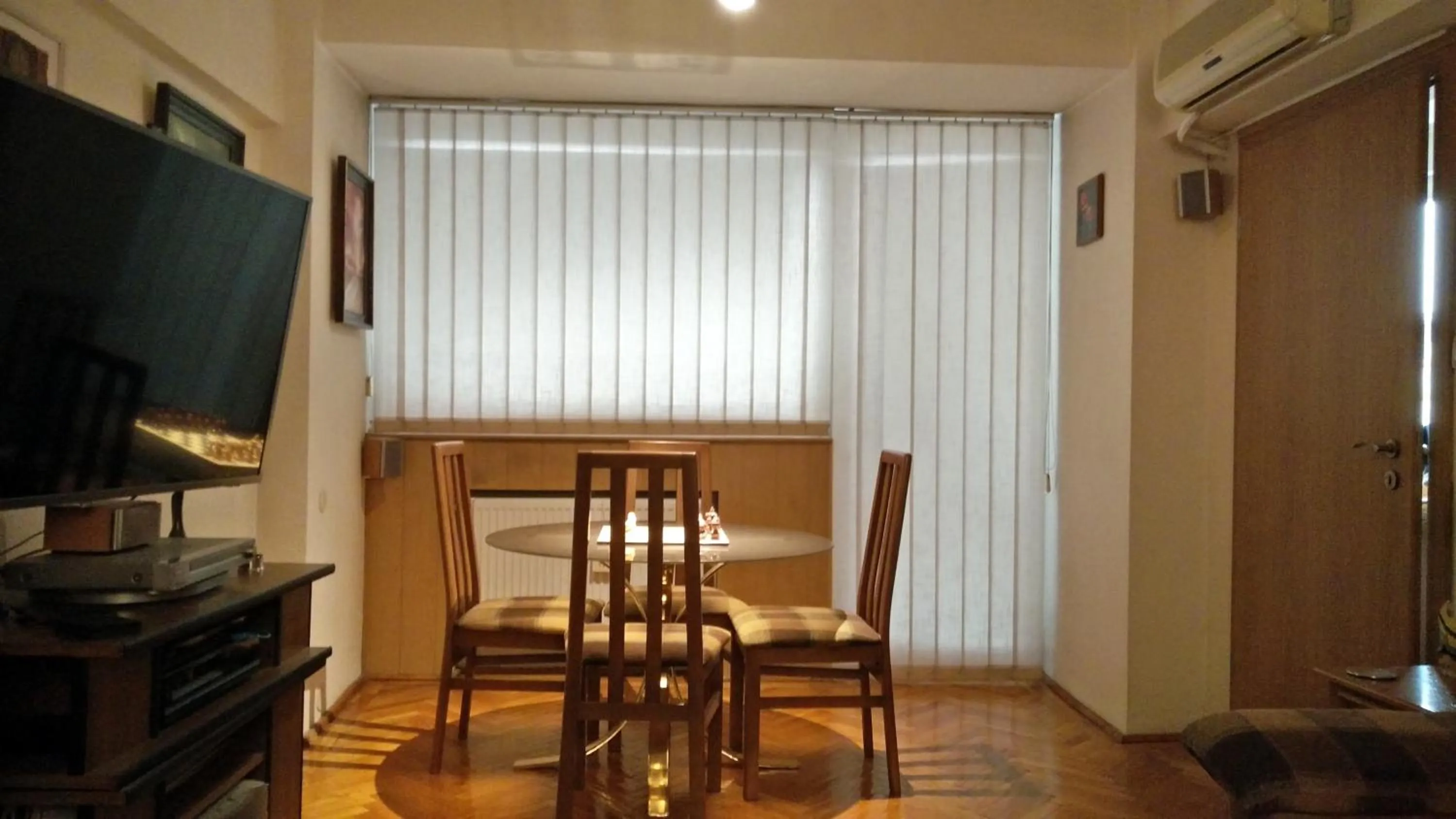 Dining area in RomPromo Plus Accommodation