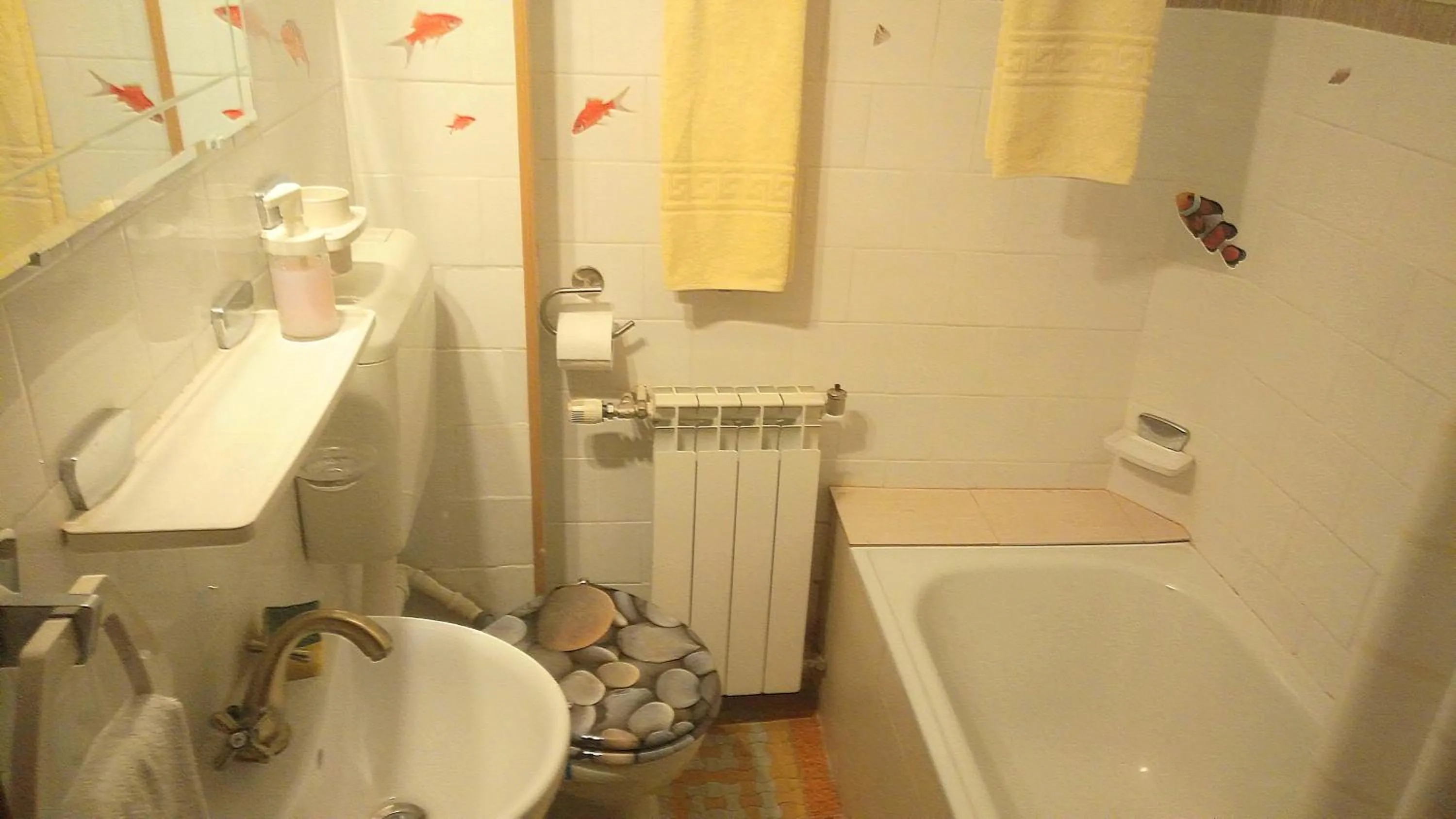 Bathroom in RomPromo Plus Accommodation