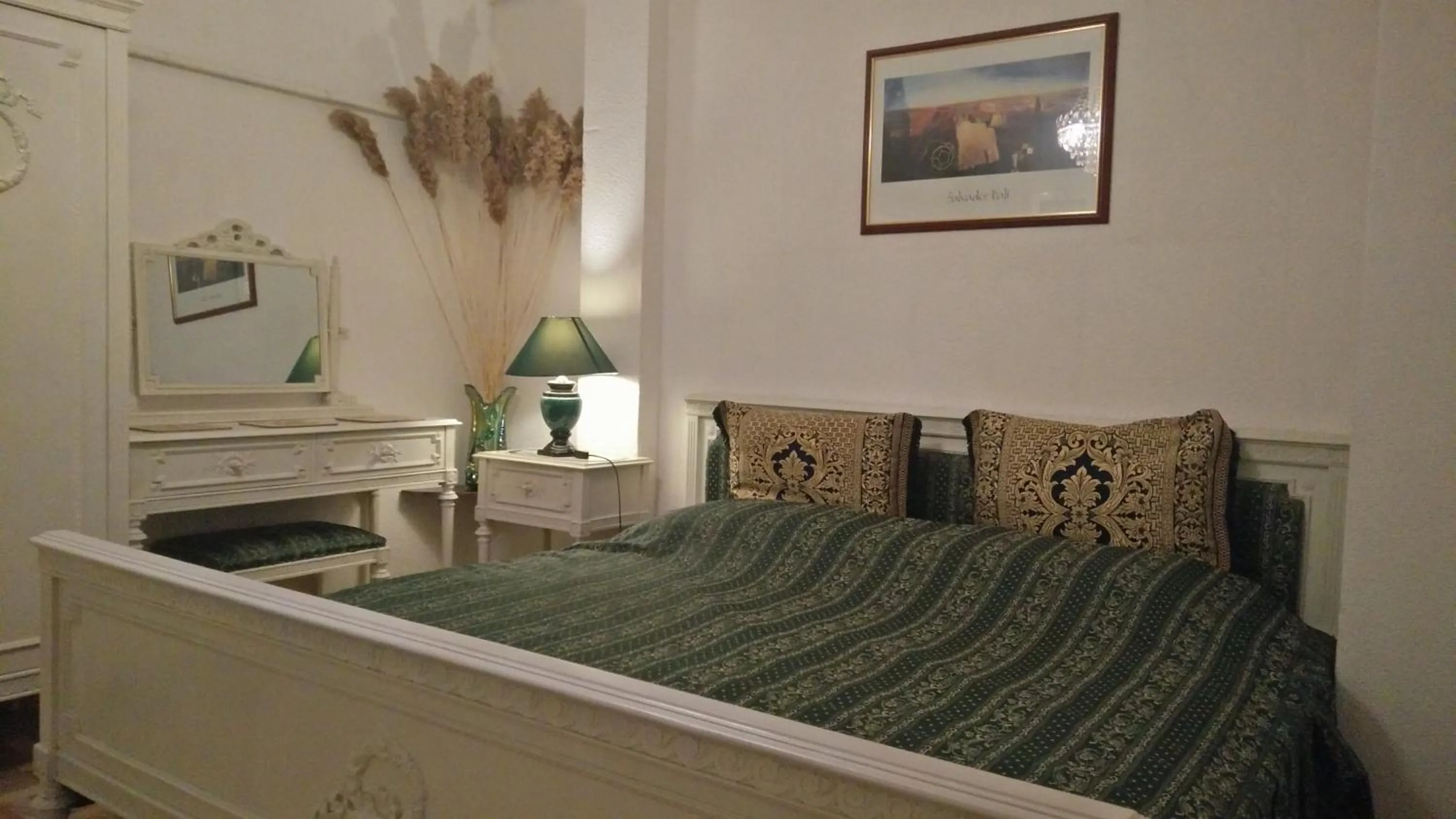 Bed in RomPromo Plus Accommodation