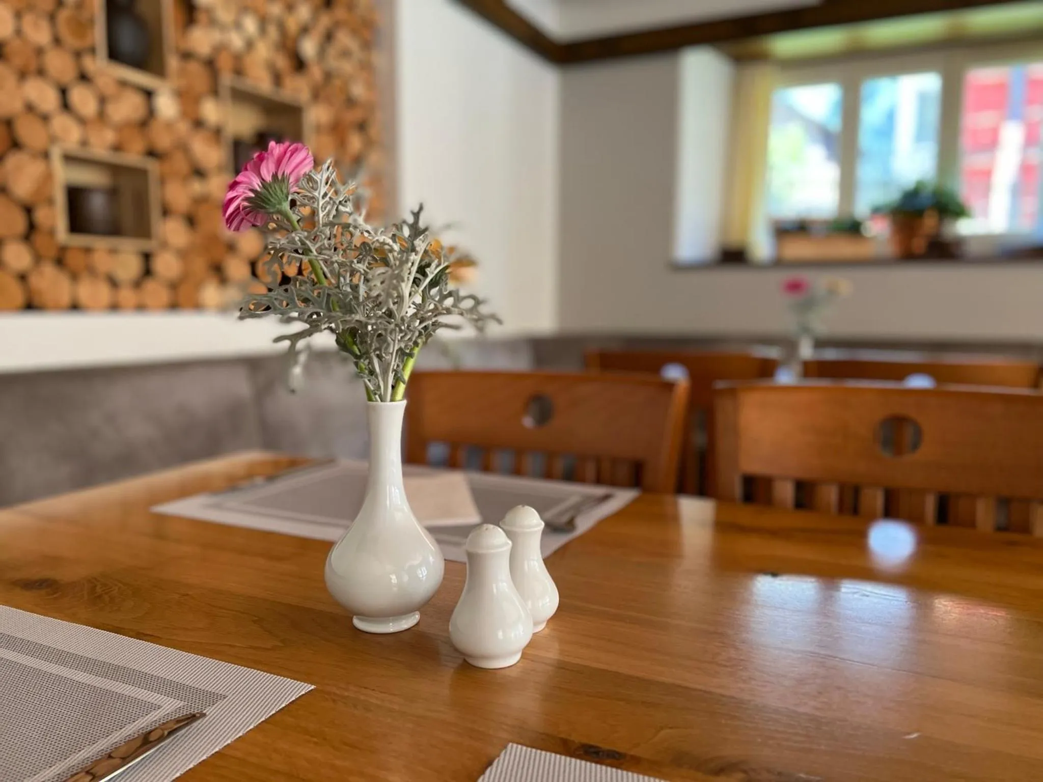Restaurant/places to eat in Weisses Rössli only Bed & Breakfast self check-in mit Sauna extra