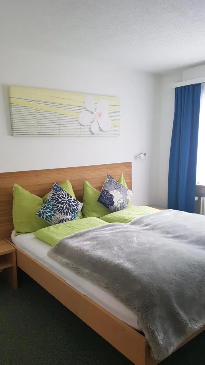 Bed in Weisses Rössli only Bed & Breakfast self check-in mit Sauna extra