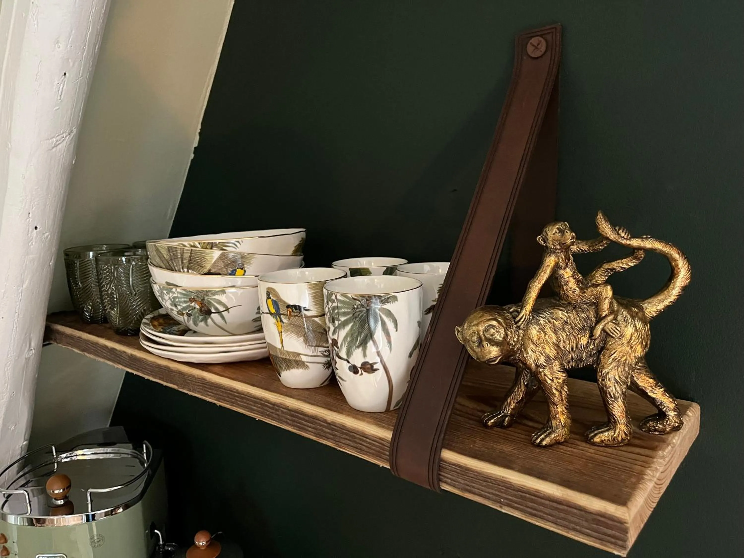 Decorative detail in Attic Monkeys Lodge